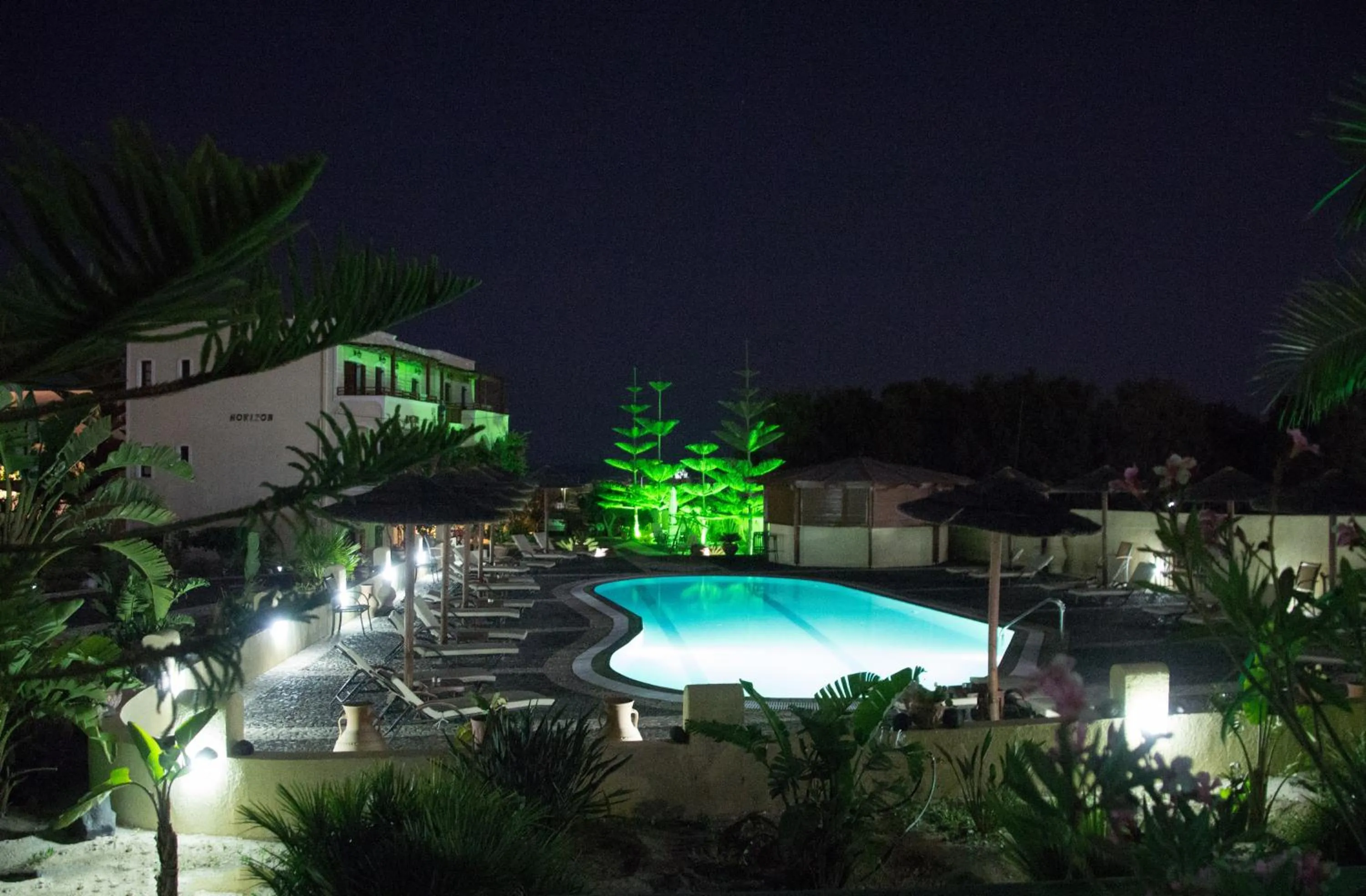 Swimming pool in Horizon Resort