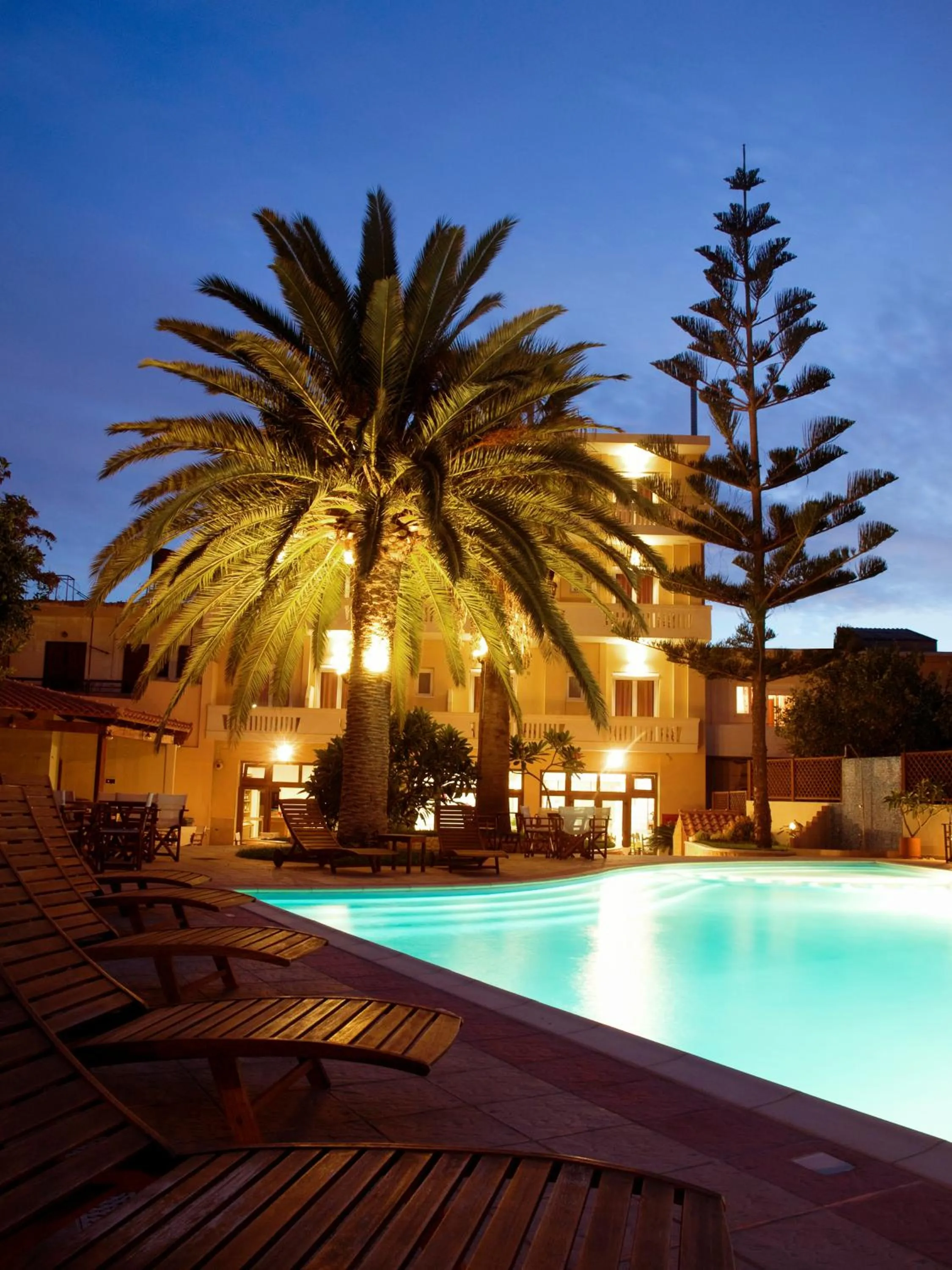 Swimming pool in Kissamos Hotel