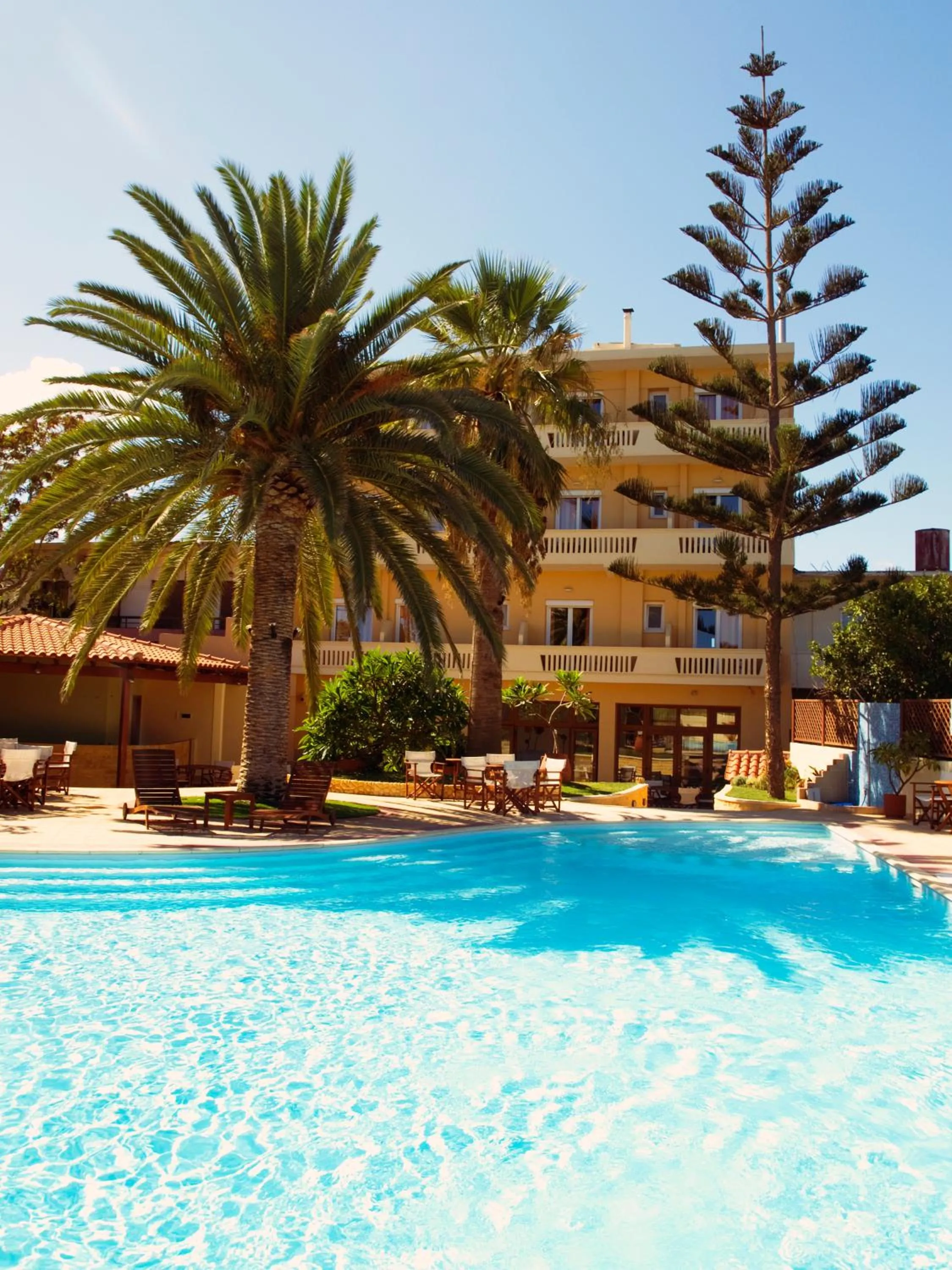 Swimming pool in Kissamos Hotel