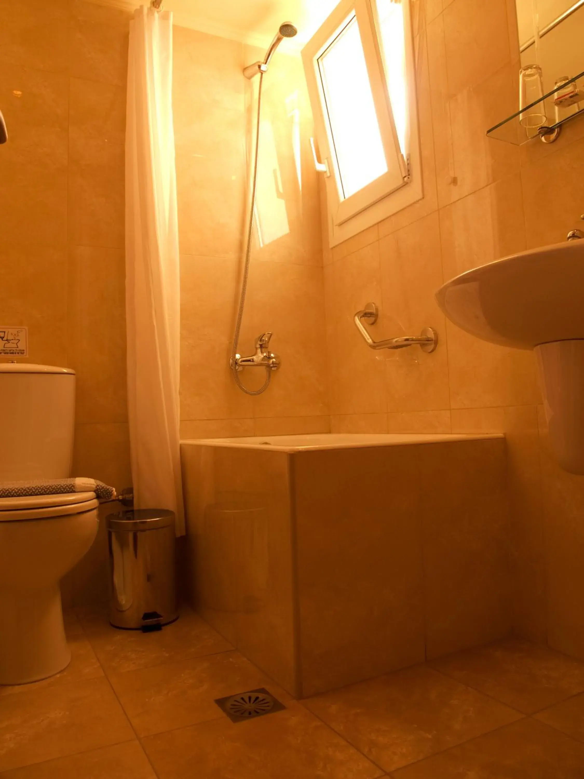 Triple Room with Pool View in Kissamos Hotel Triple Room with Pool View in Kissamos Hotel