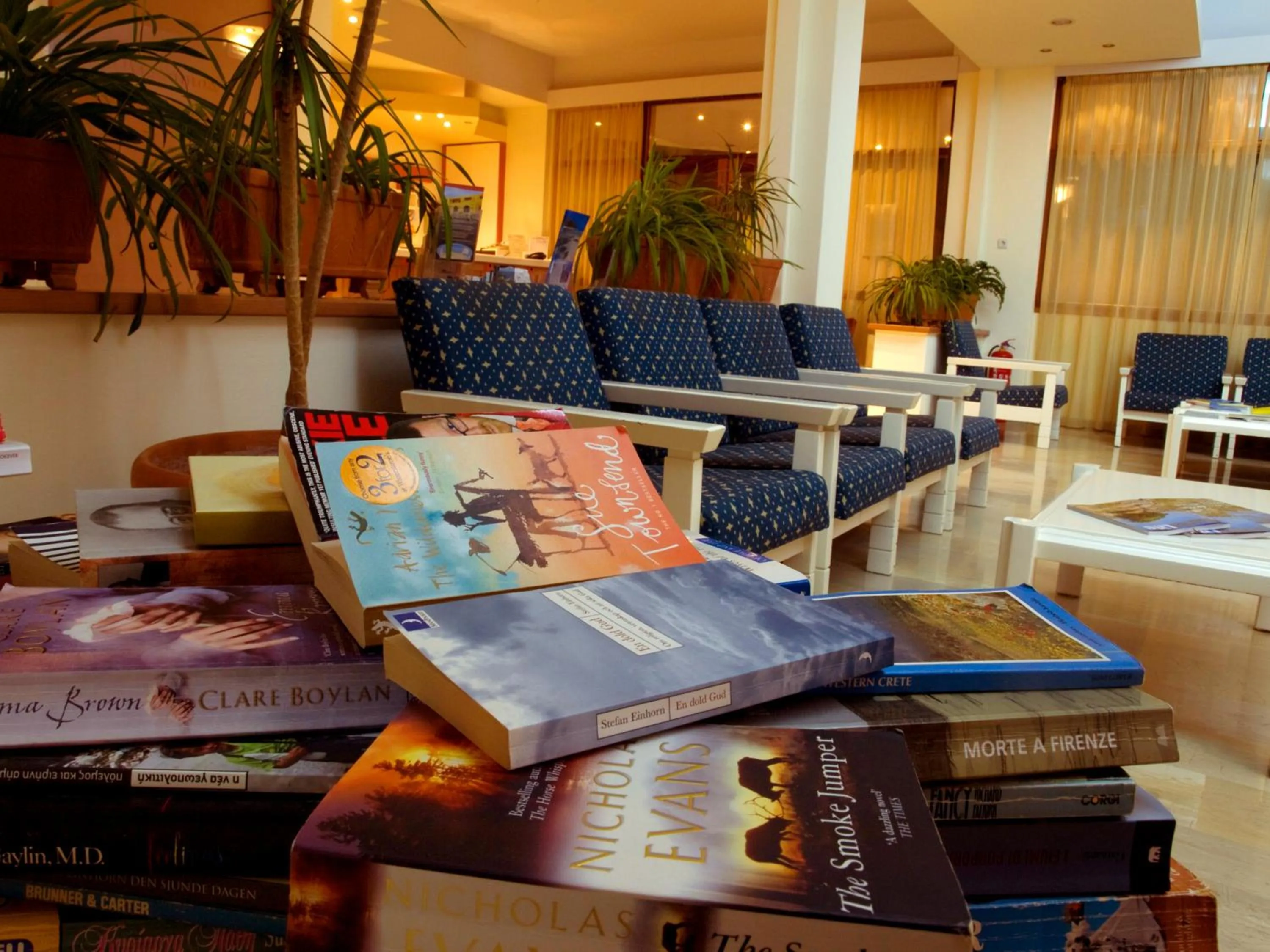 Lobby or reception in Kissamos Hotel