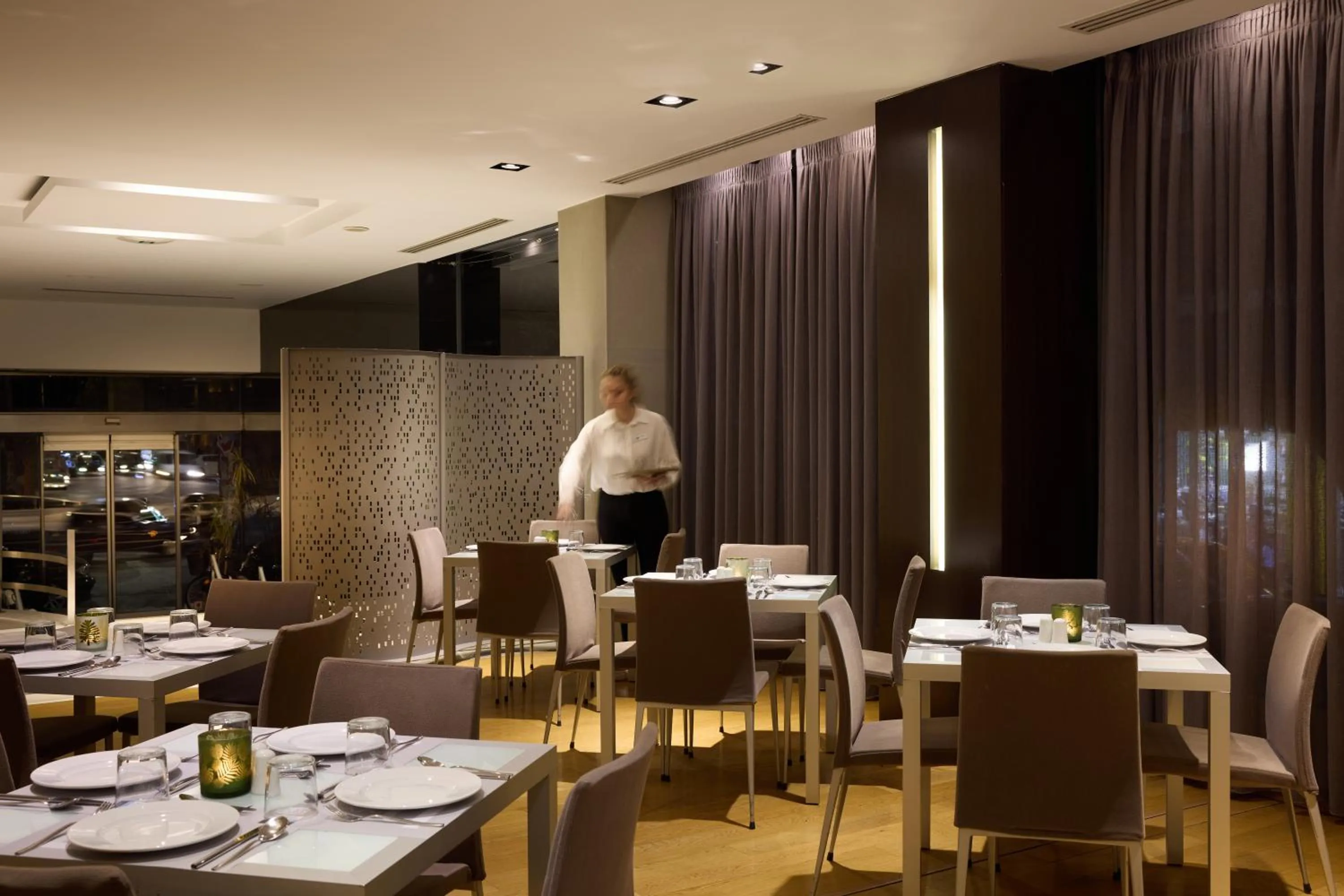 Restaurant/places to eat in Domotel Olympia
