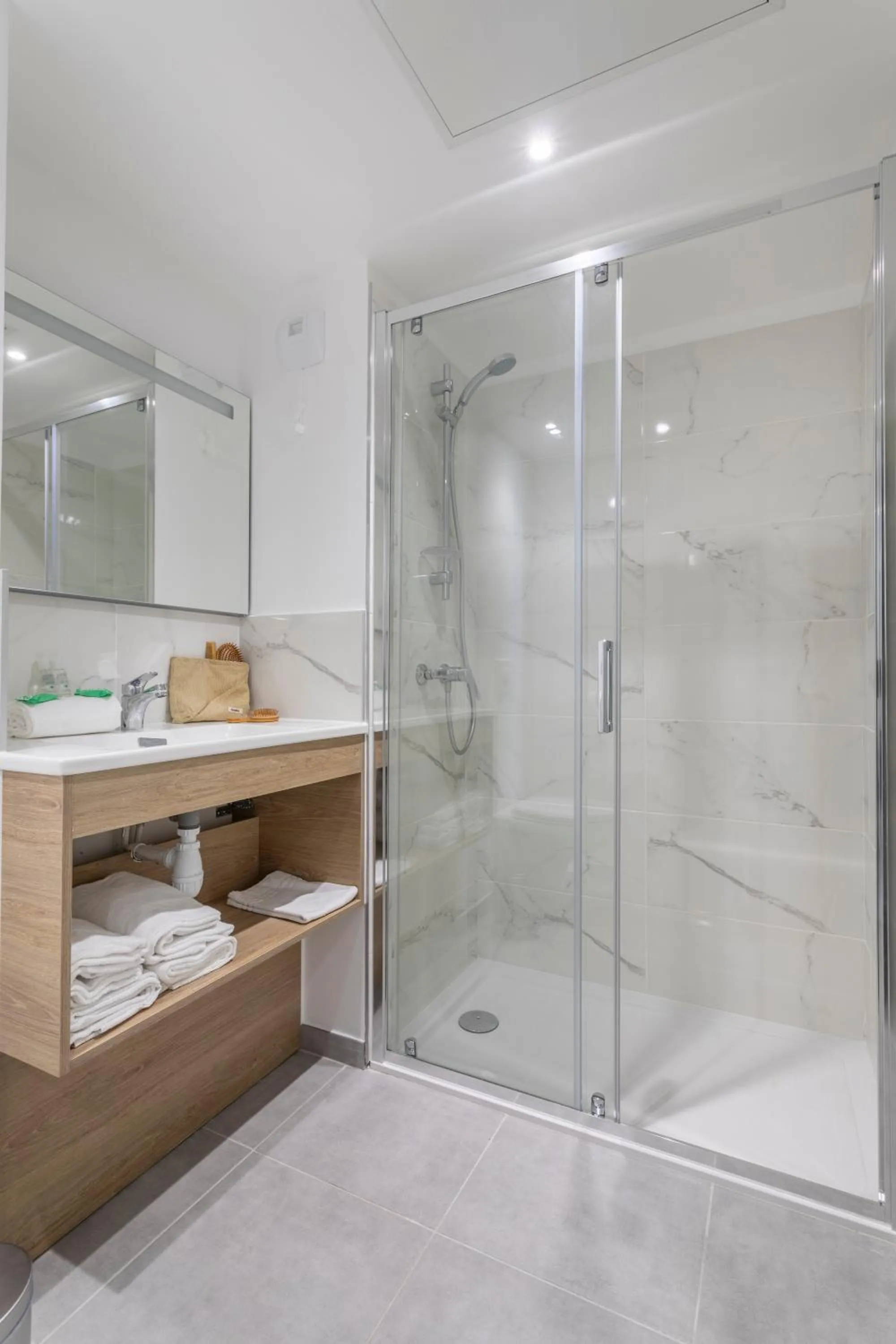 Shower in Résidence Pierre et Vacances Cap Cassis Calanques