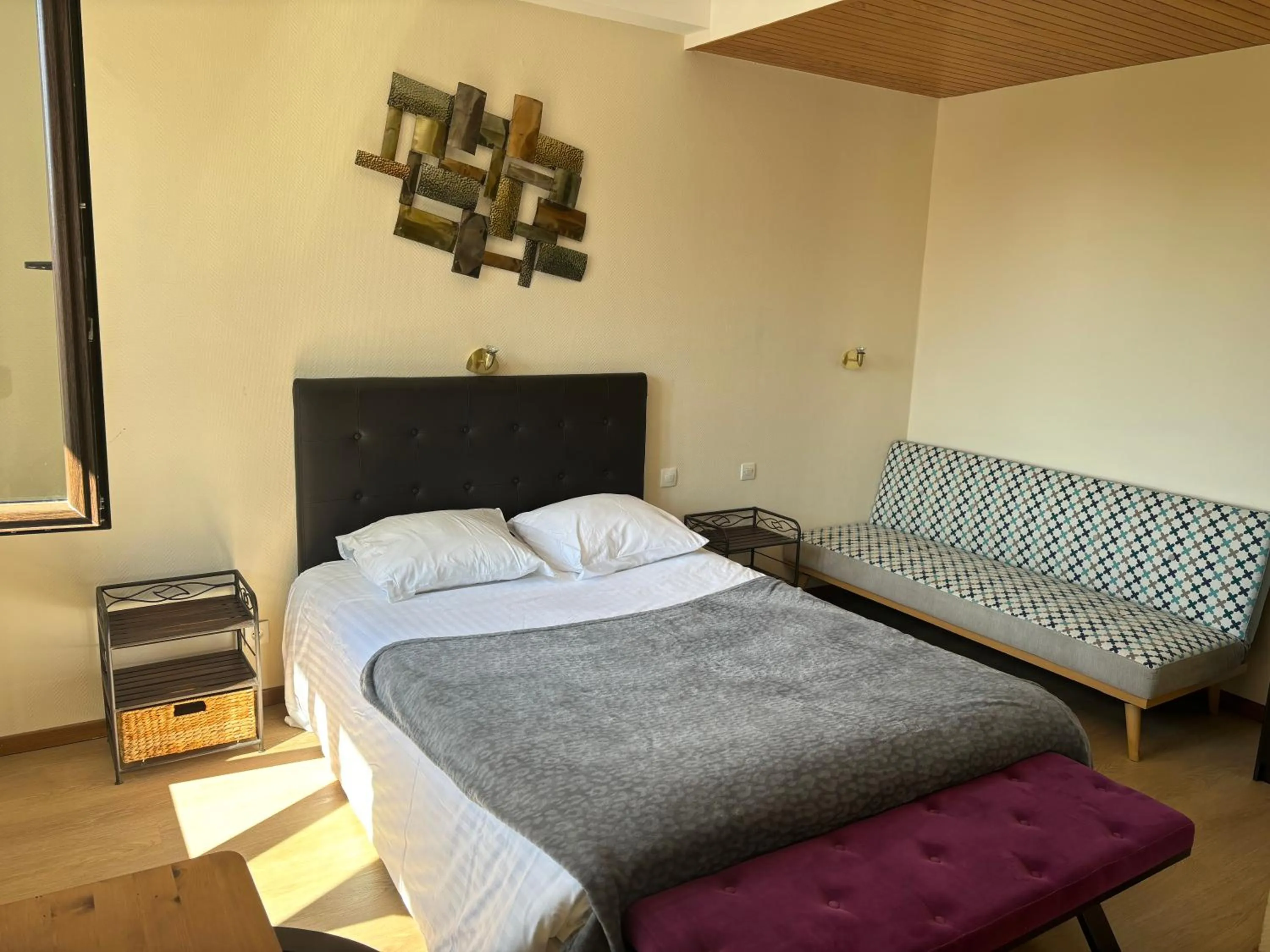 Photo of the whole room, Bed in hôtel restaurant le S'Y