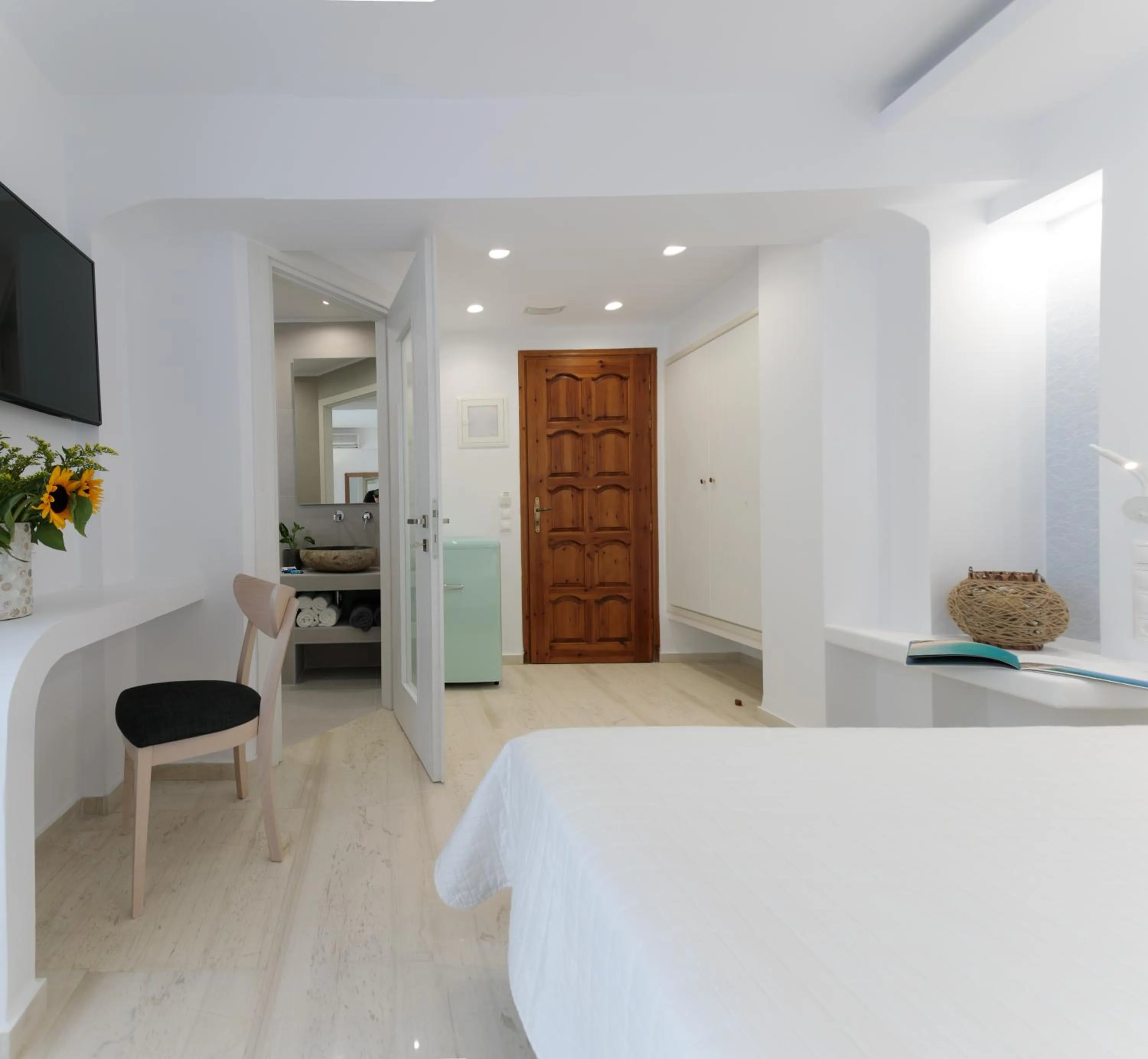 Bed in Margo Studios