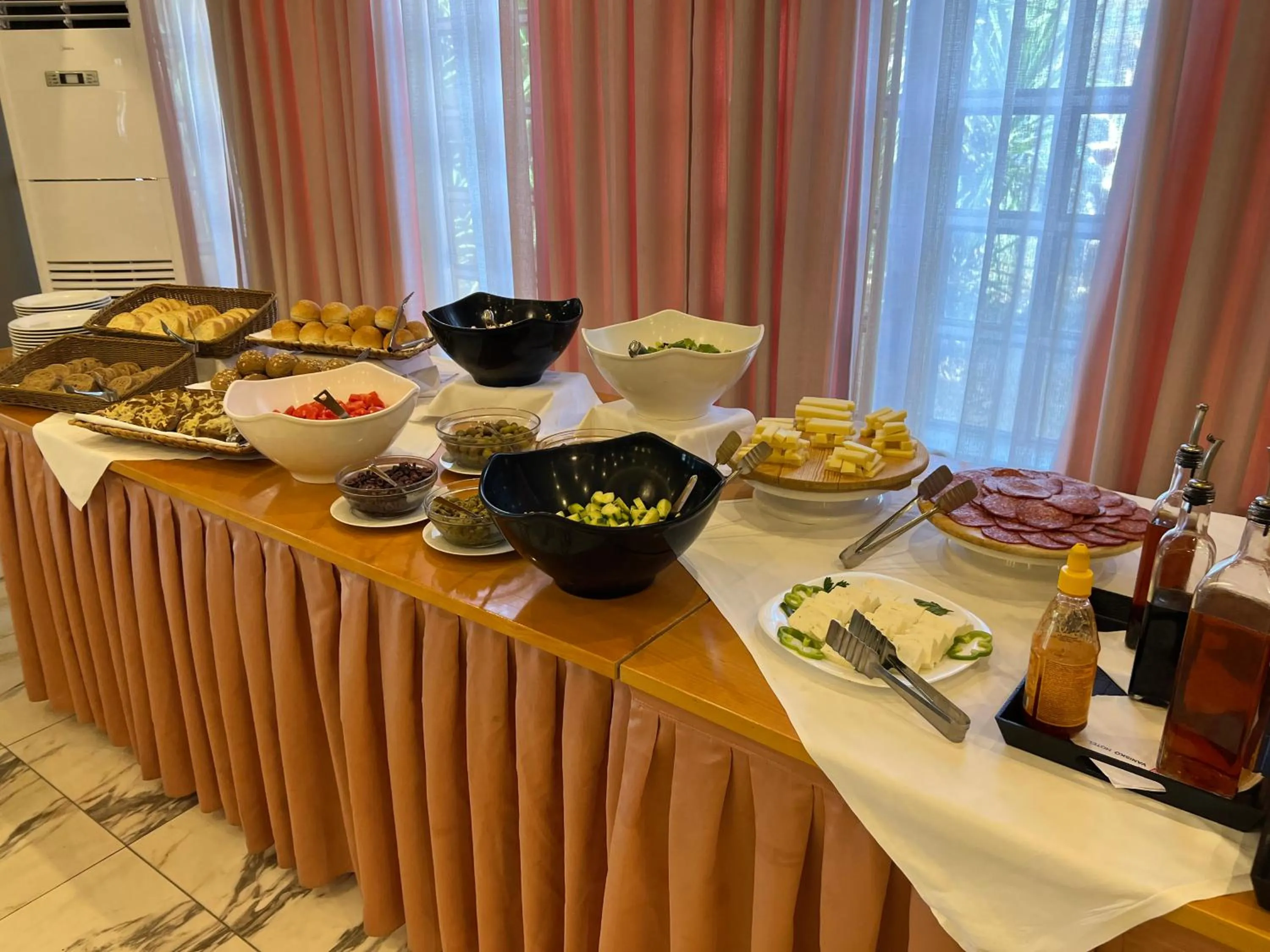 Restaurant/places to eat in Vanisko Hotel