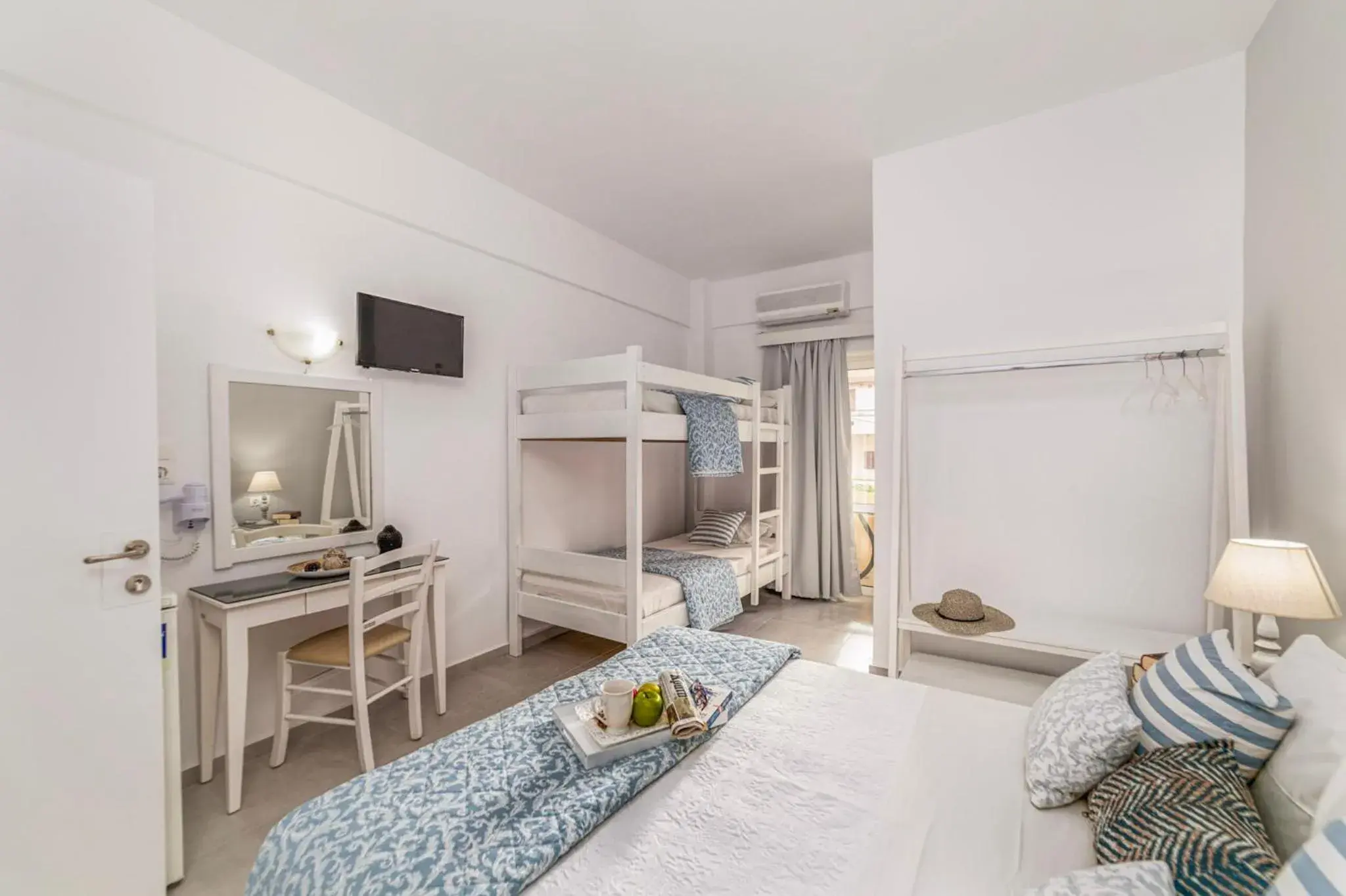 Family Room in Roxani Hotel Family Room in Roxani Hotel