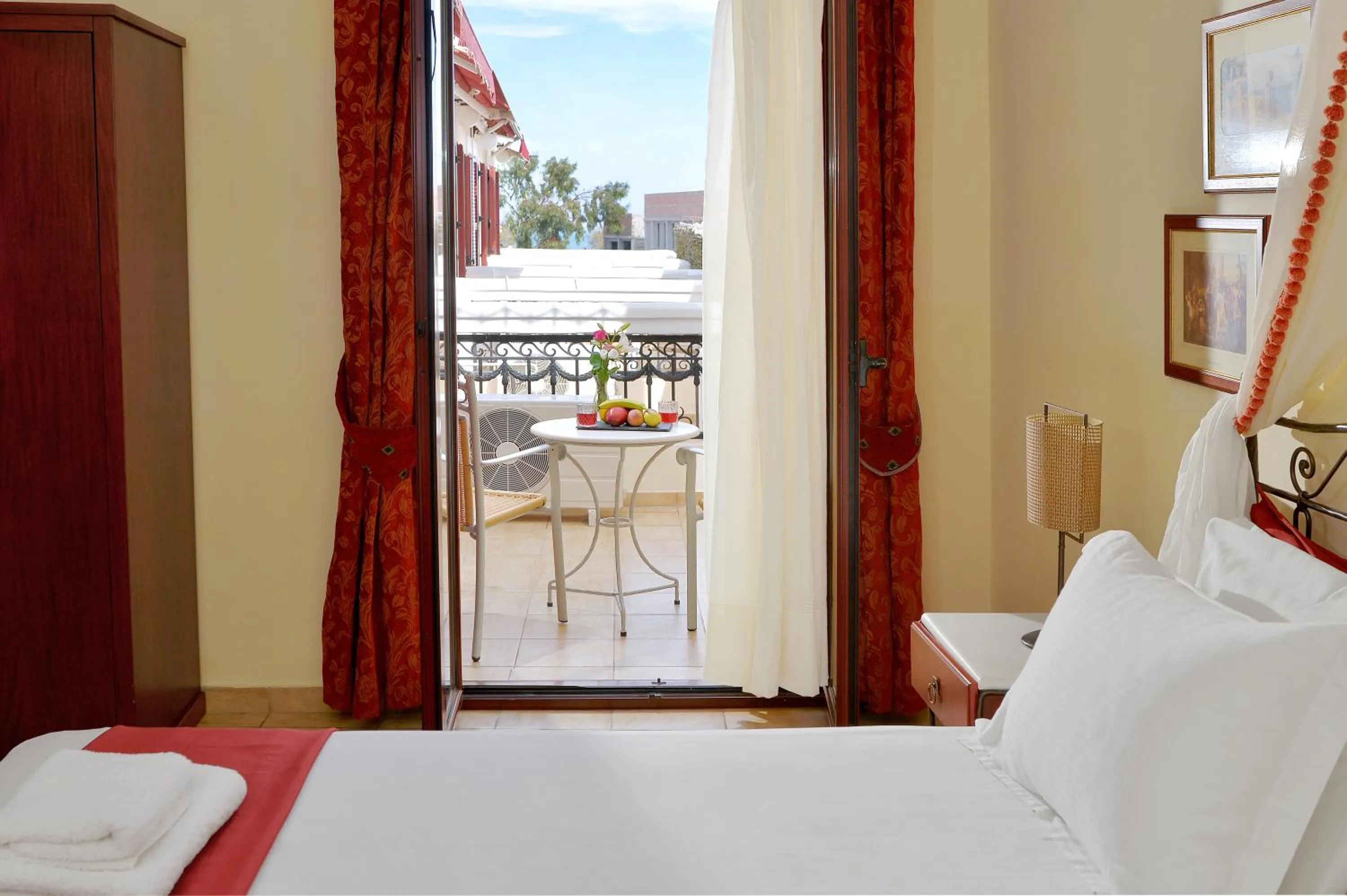 Balcony/Terrace, Bed in Agistri Hotel