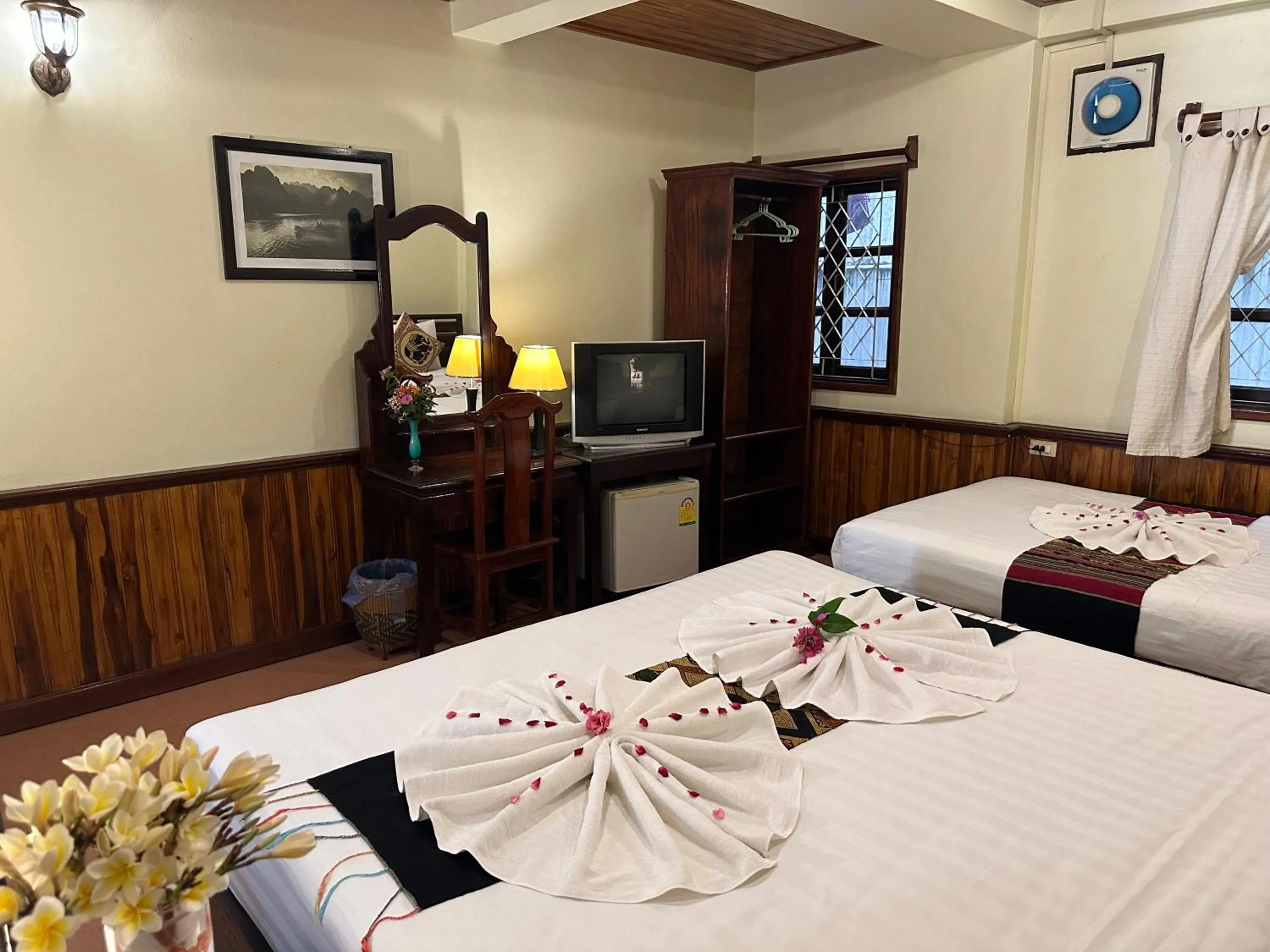 Bed in Villa Alounsavath Mekong Riverside