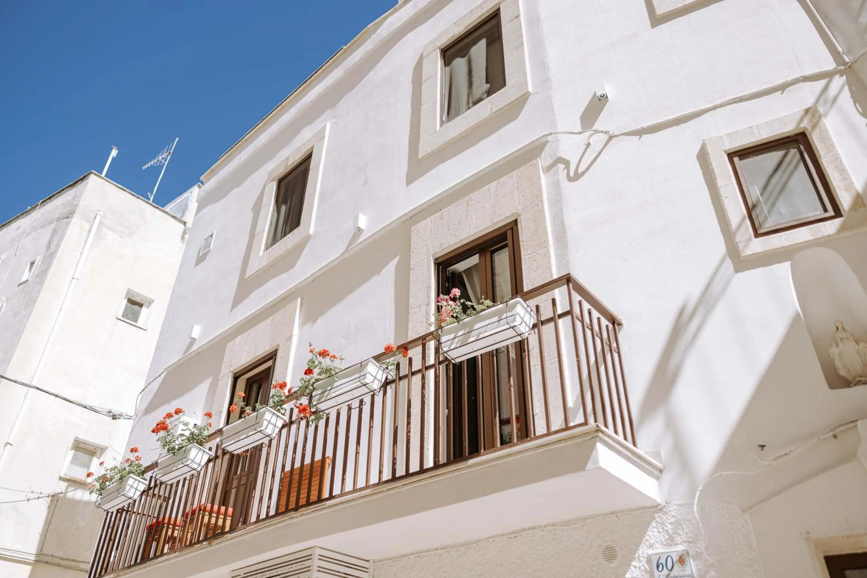 Property building in Dirium - exclusive rooms