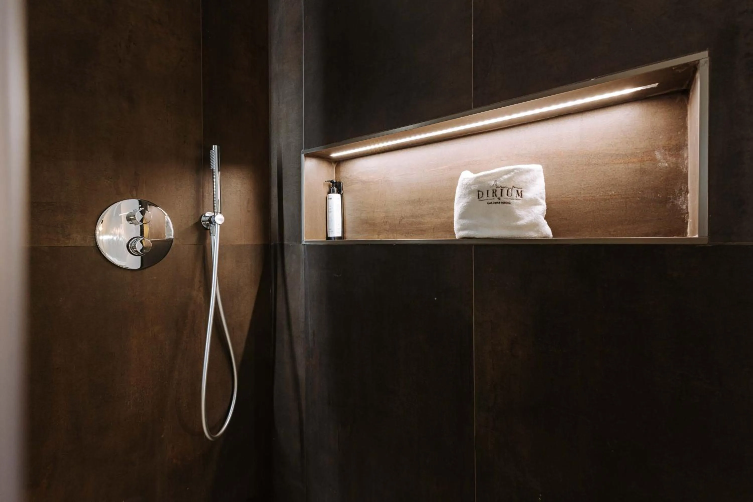 Shower in Dirium - exclusive rooms