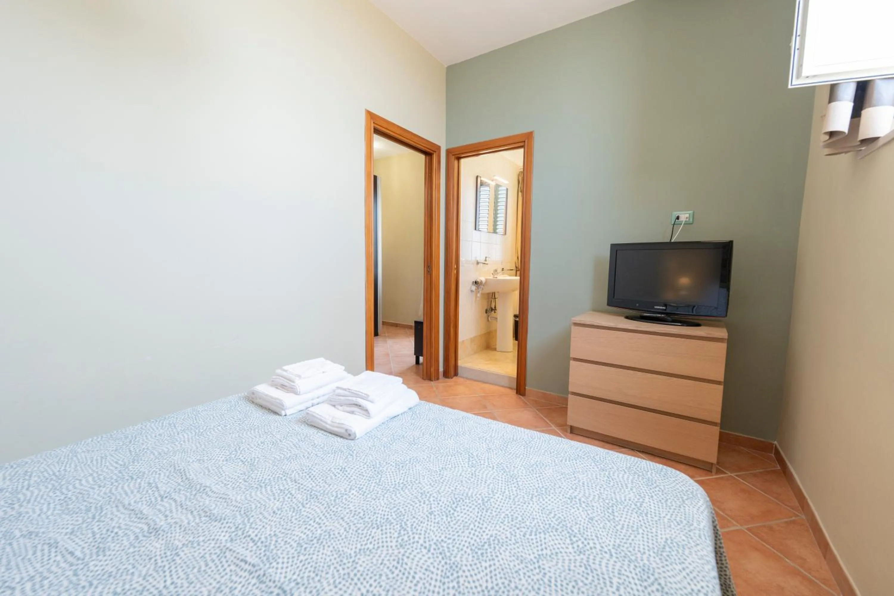 Bedroom, Bed in Artis Mare