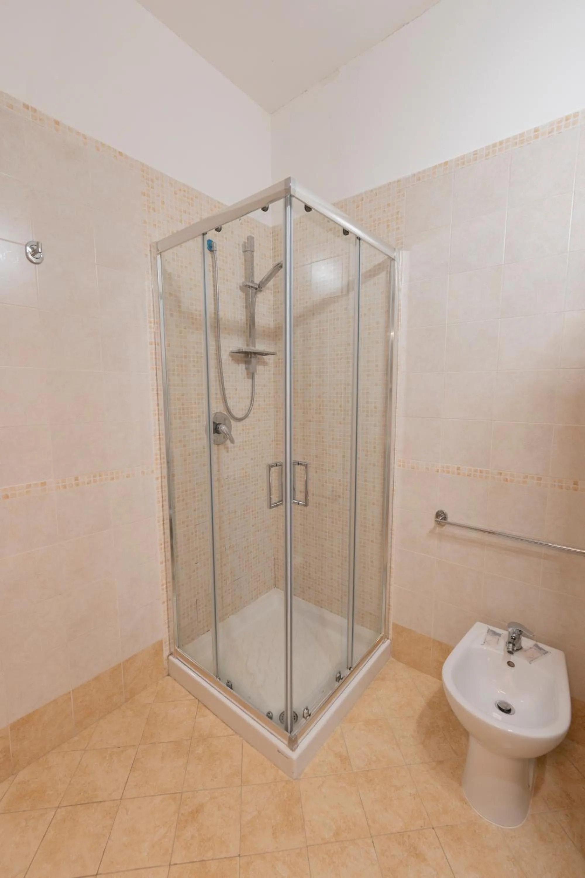 Shower in Artis Mare