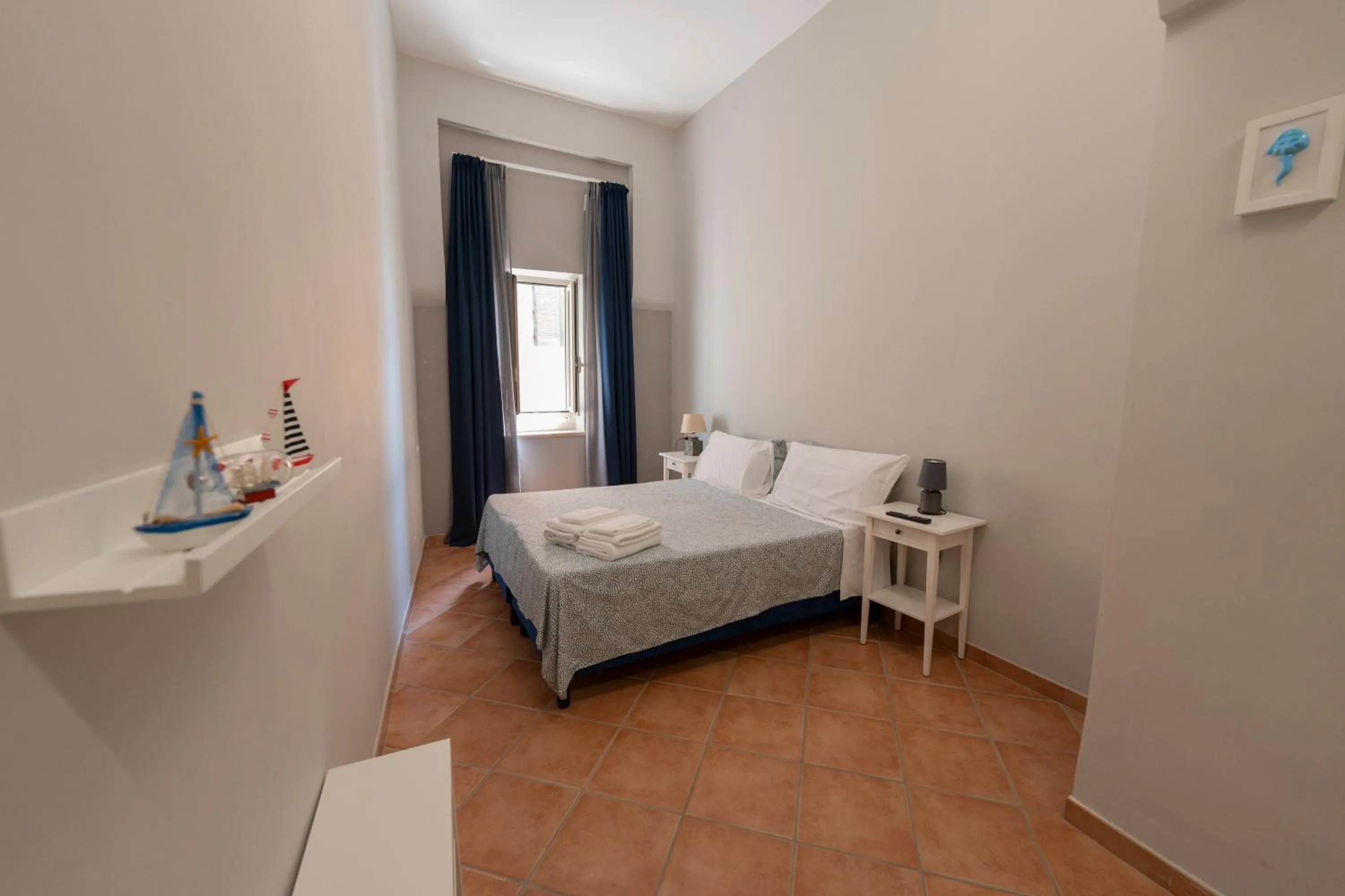 Bedroom, Bed in Artis Mare