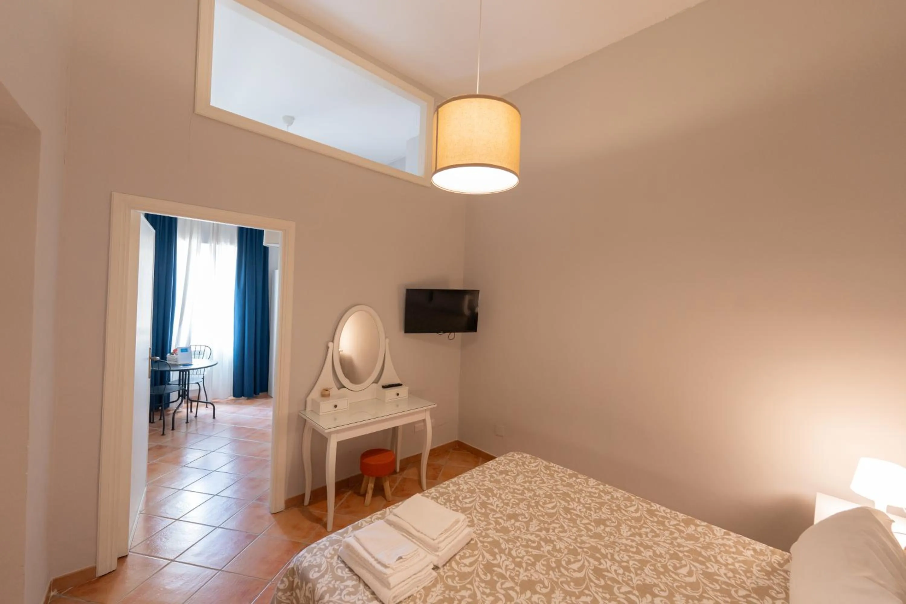 Bedroom, Bed in Artis Mare