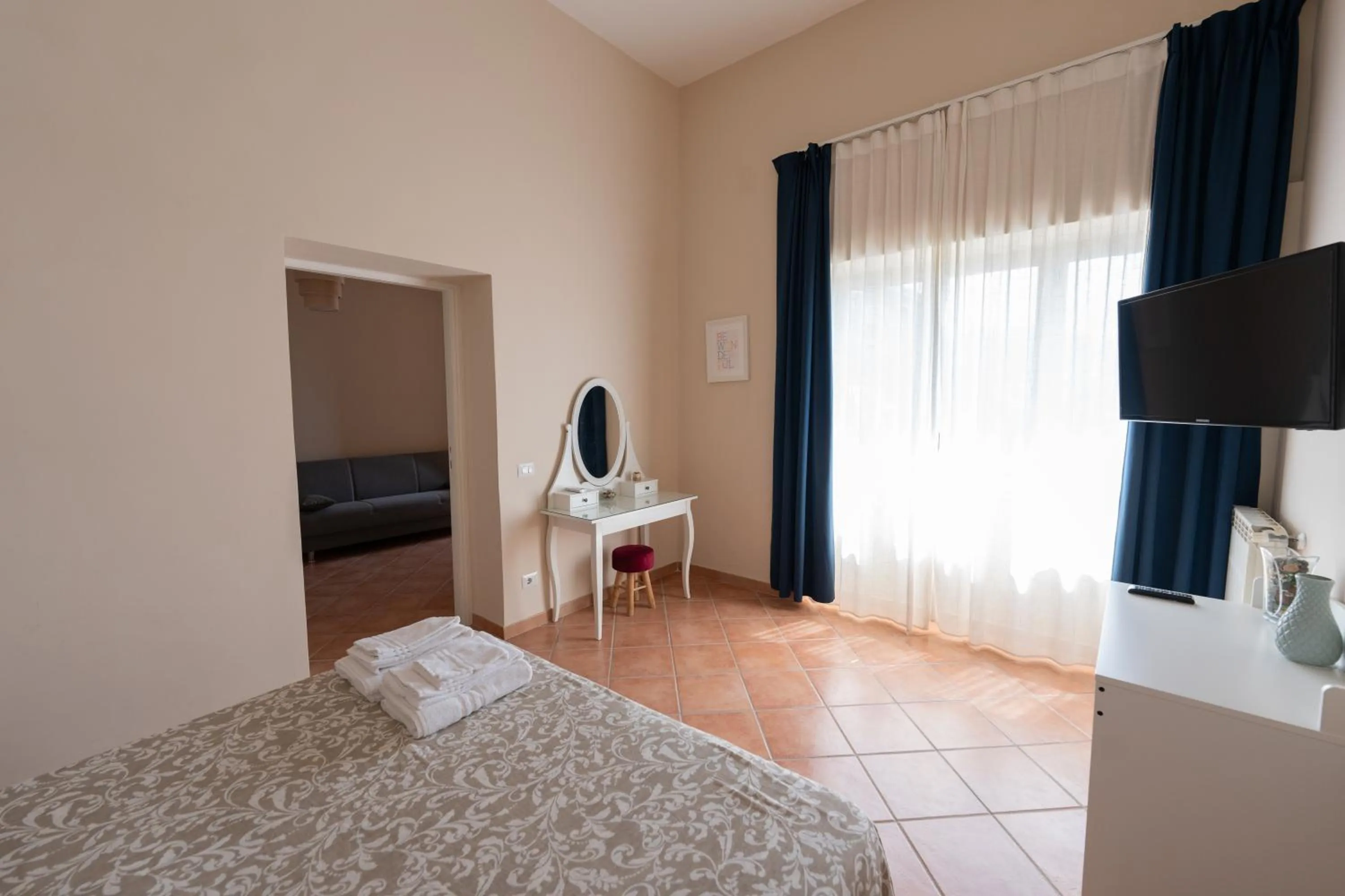 Photo of the whole room, Bed in Artis Mare