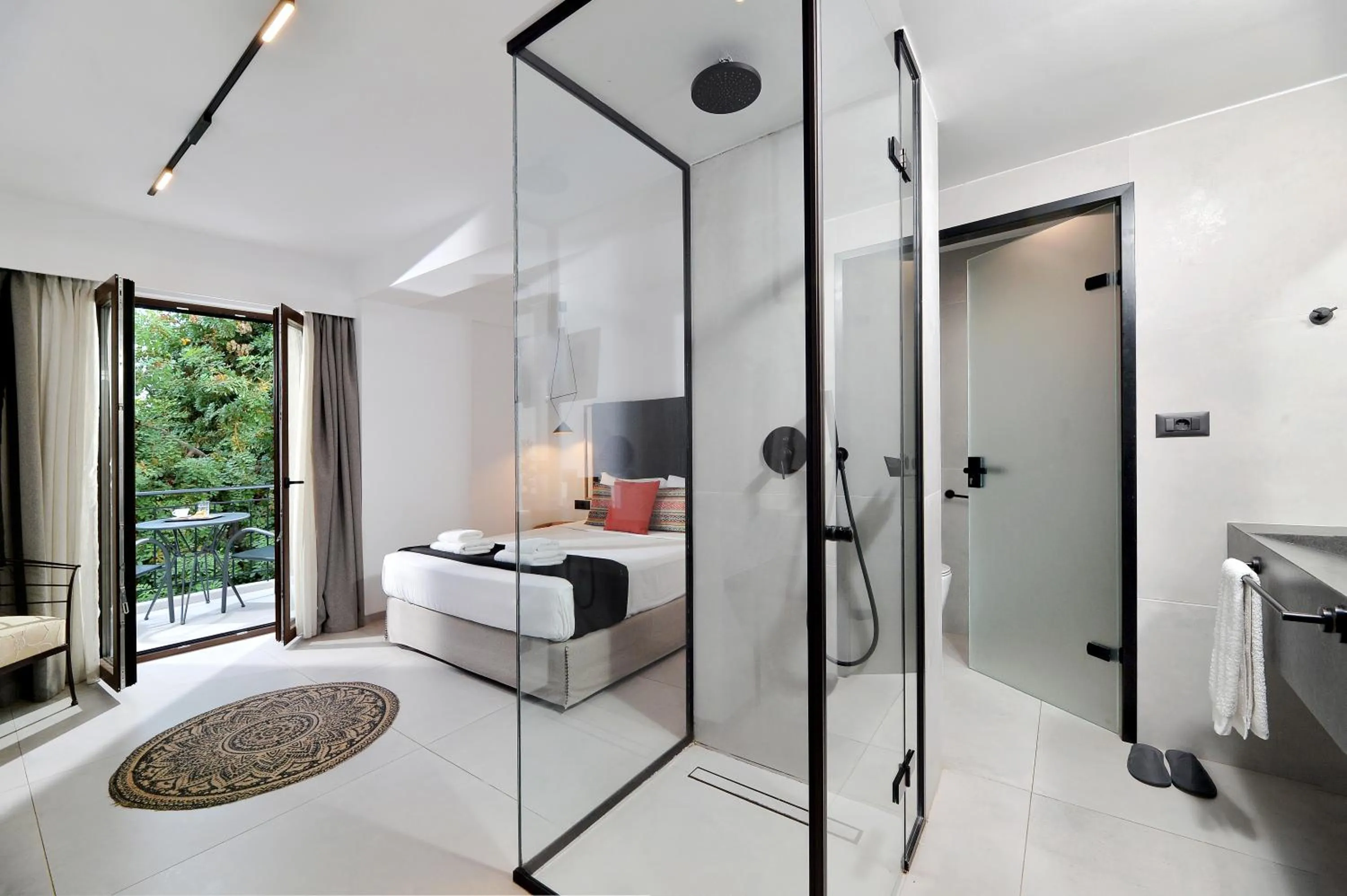 Bathroom, Bed in Yianna Hotel