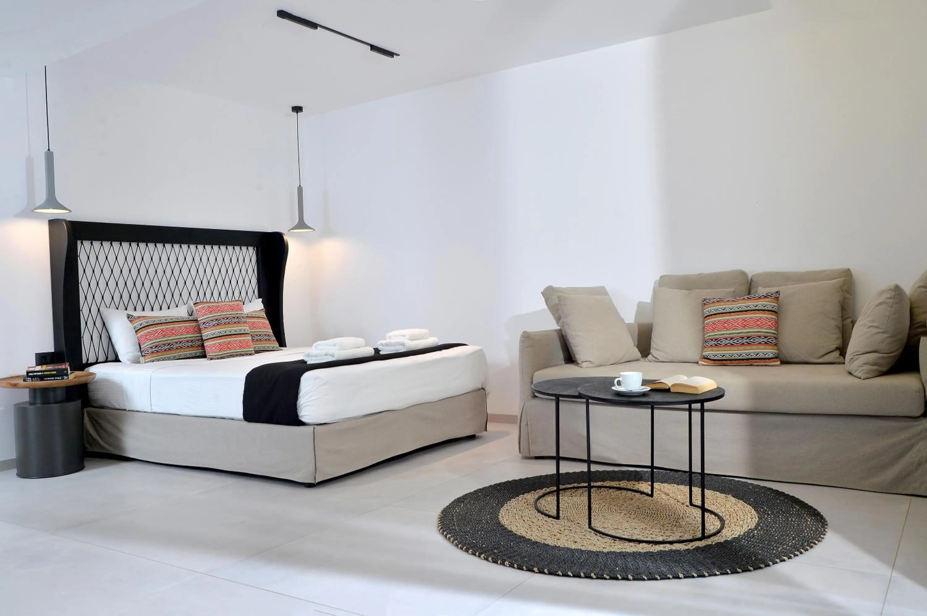 Living room, Bed in Yianna Hotel