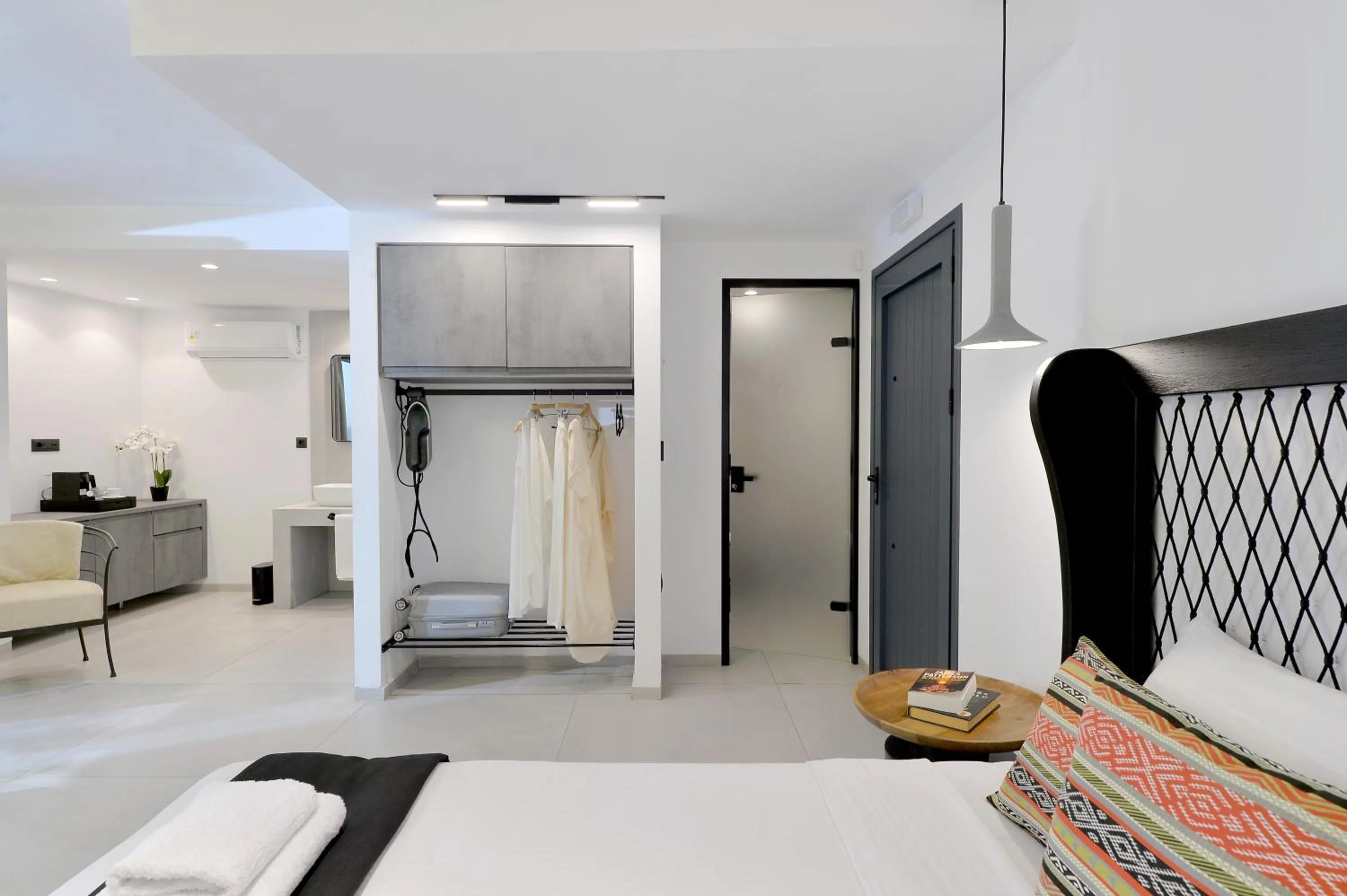 Photo of the whole room, Bed in Yianna Hotel