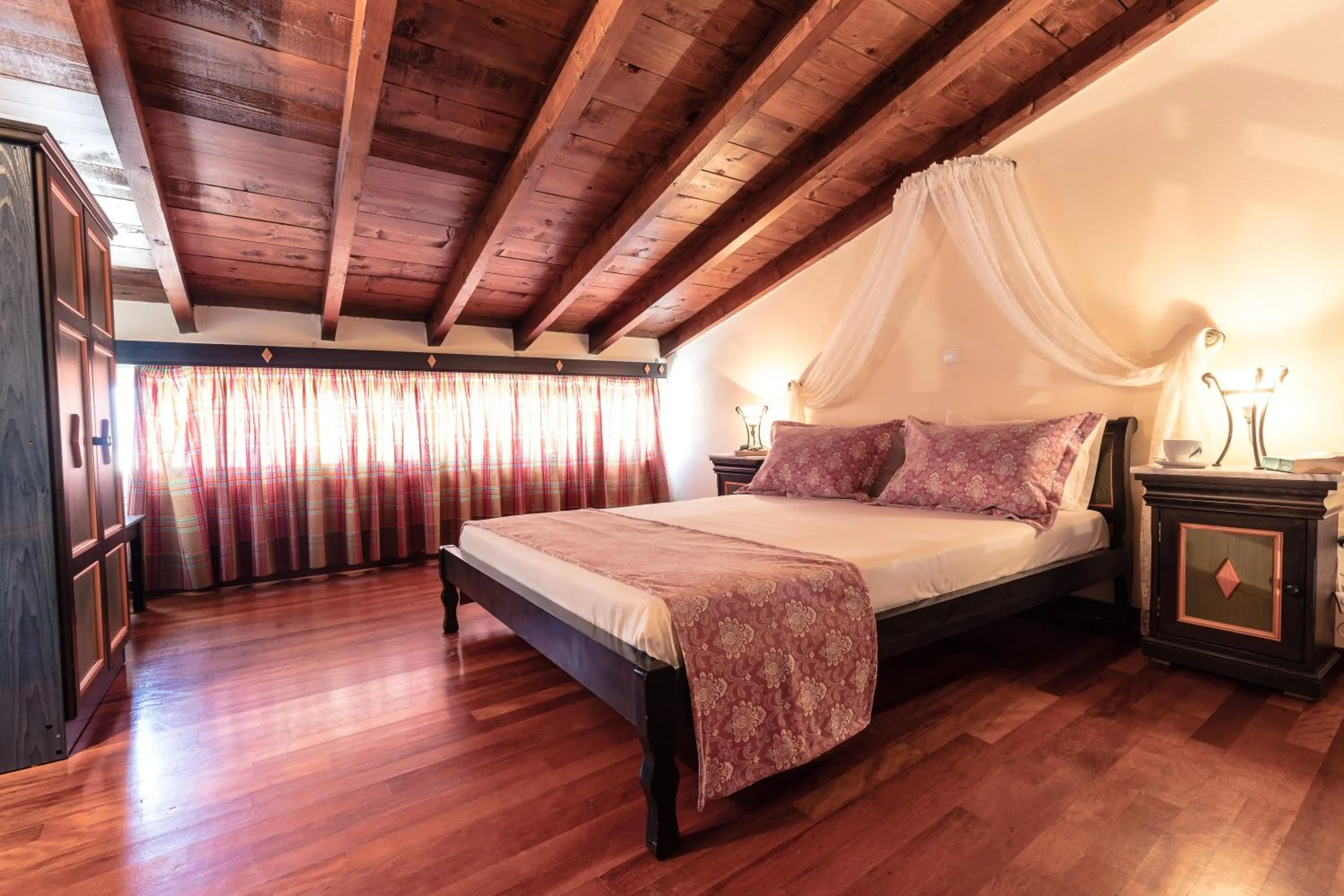 Photo of the whole room, Bed in Yianna Hotel