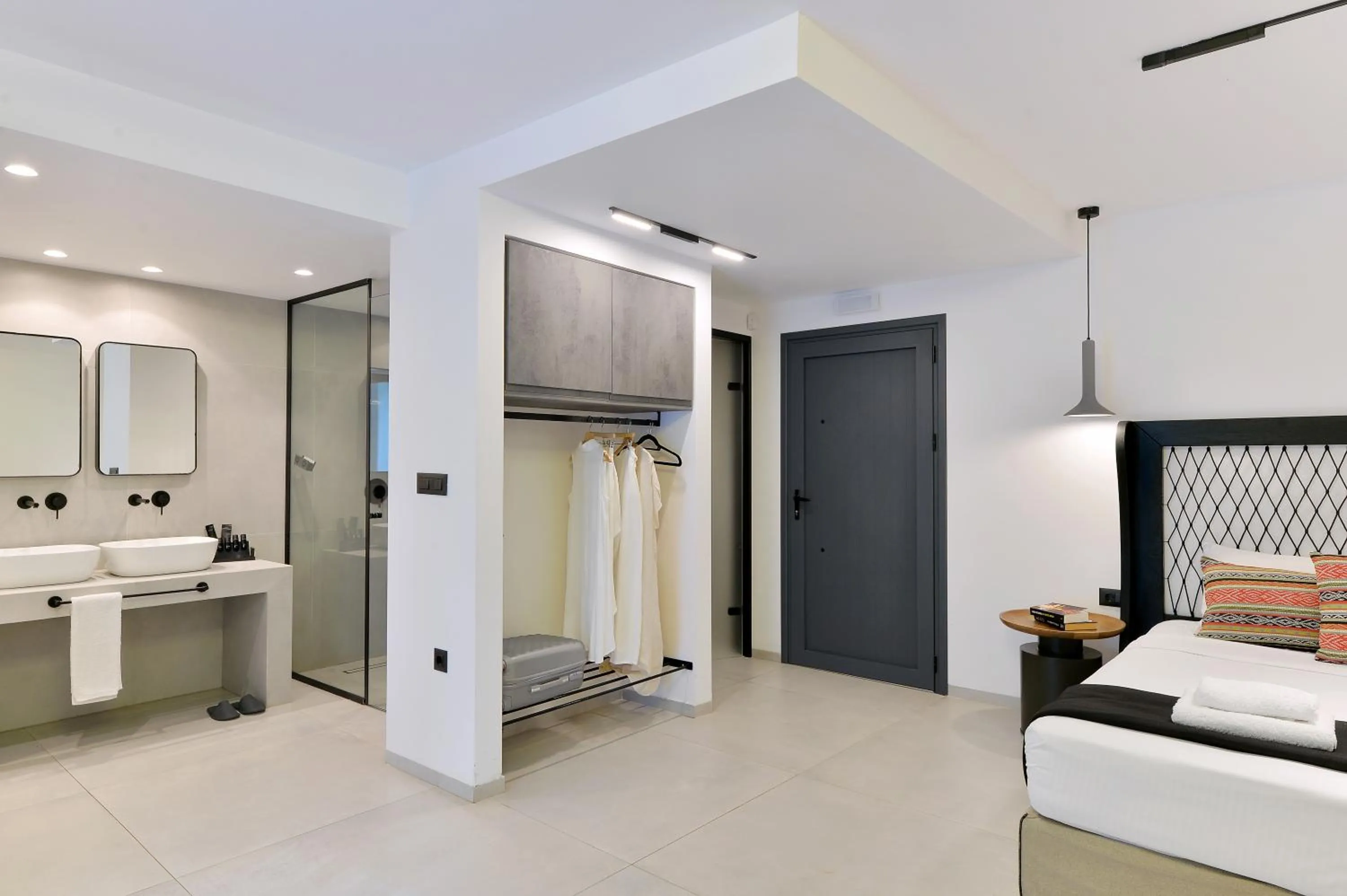 Bathroom in Yianna Hotel