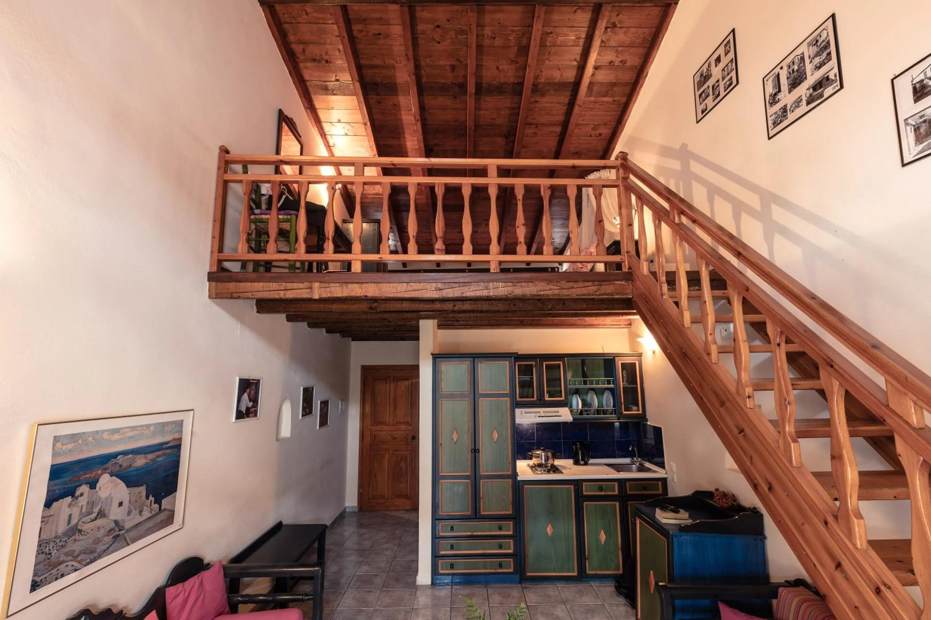 TV and multimedia in Yianna Hotel