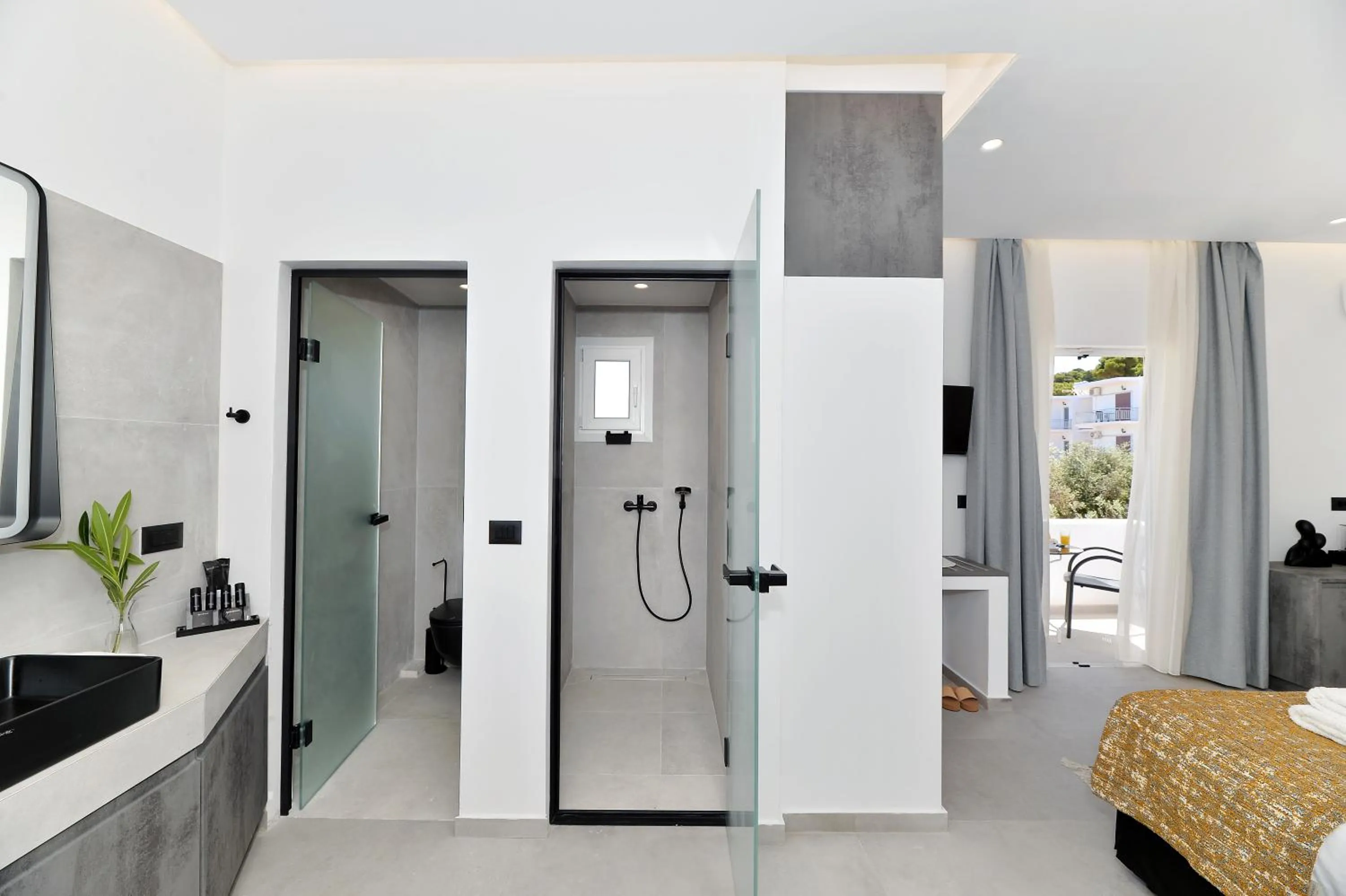 Shower, Bed in Yianna Hotel