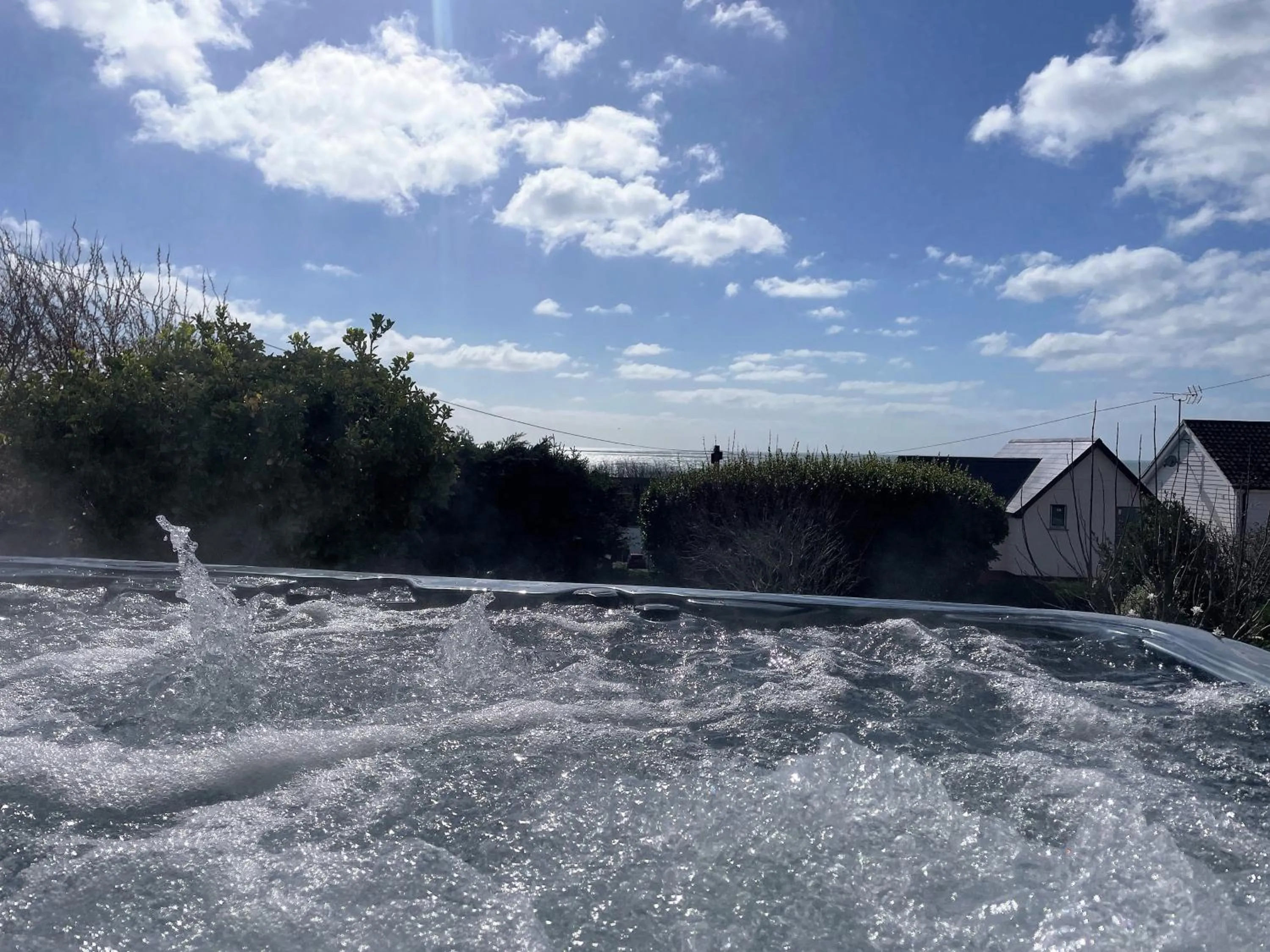 Hot Tub in 3 Bed Ground Floor Apartment - Hot Tub Optional Upgrade