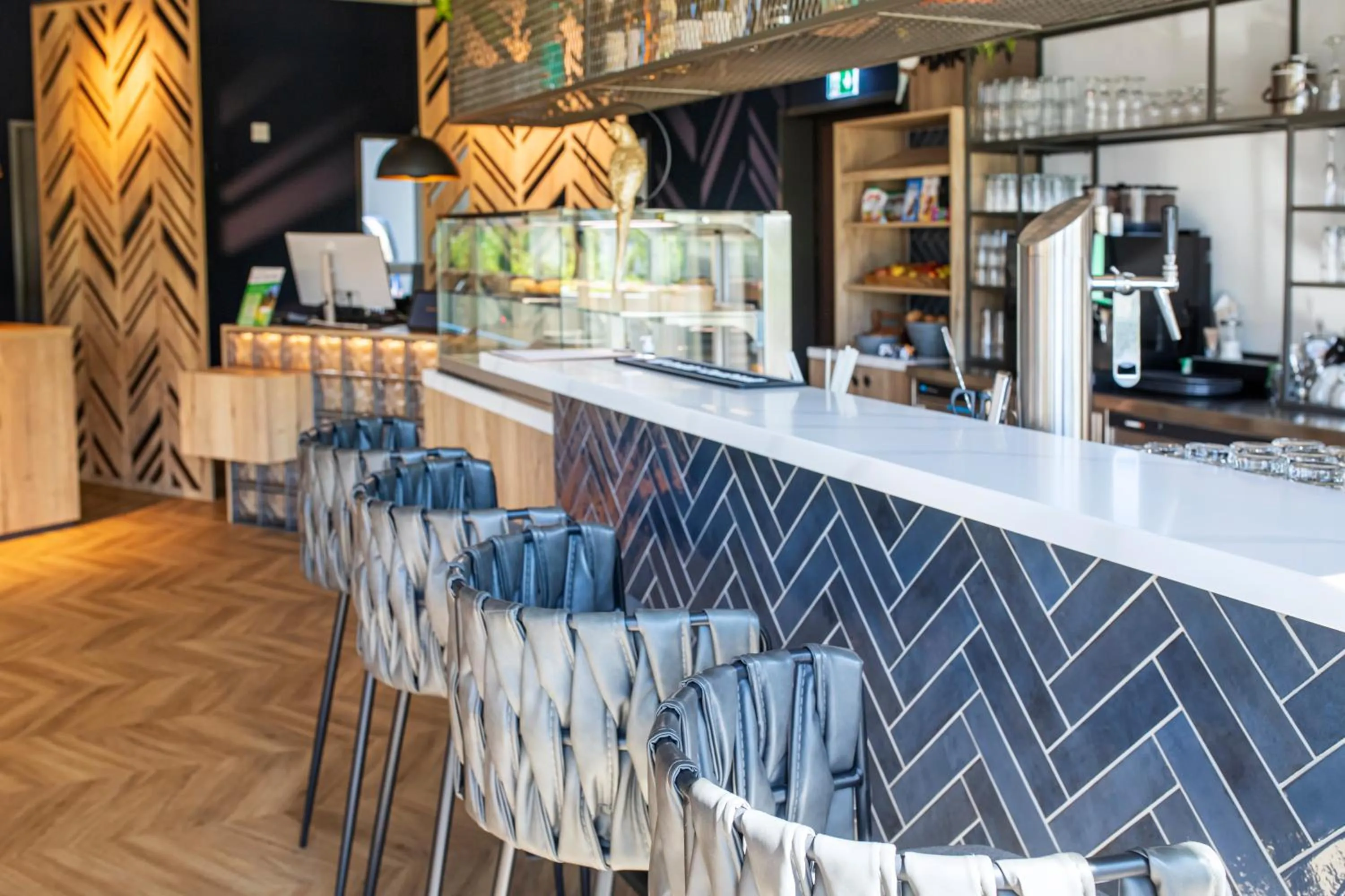 Lobby or reception in LOGINN Hotel Waiblingen