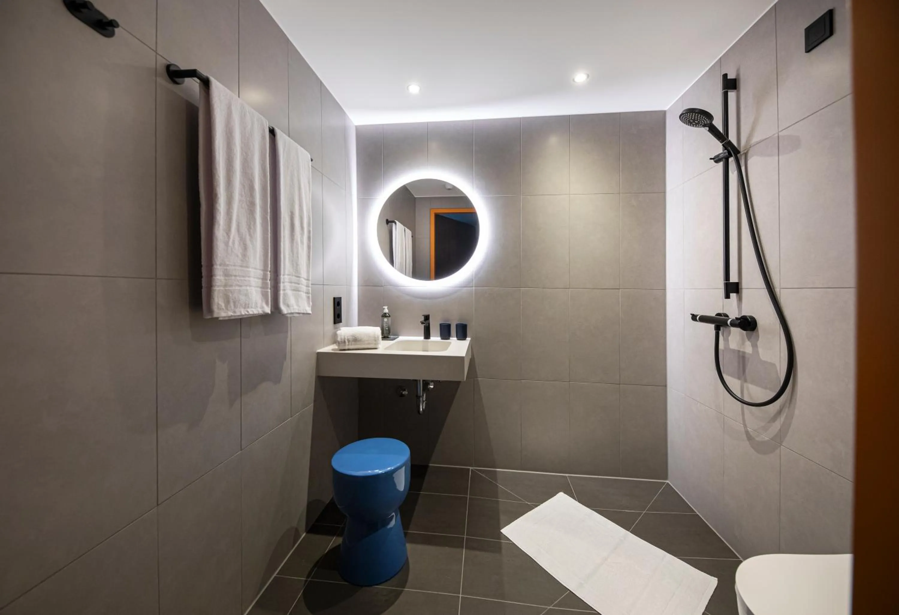 Bathroom in LOGINN Hotel Waiblingen