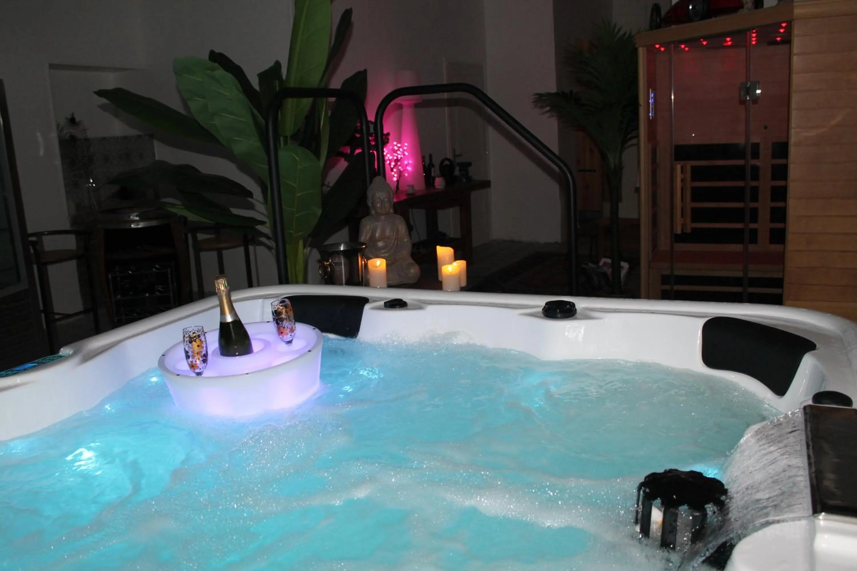 Spa and wellness centre/facilities in Les 2 Drôles d'Oiseaux