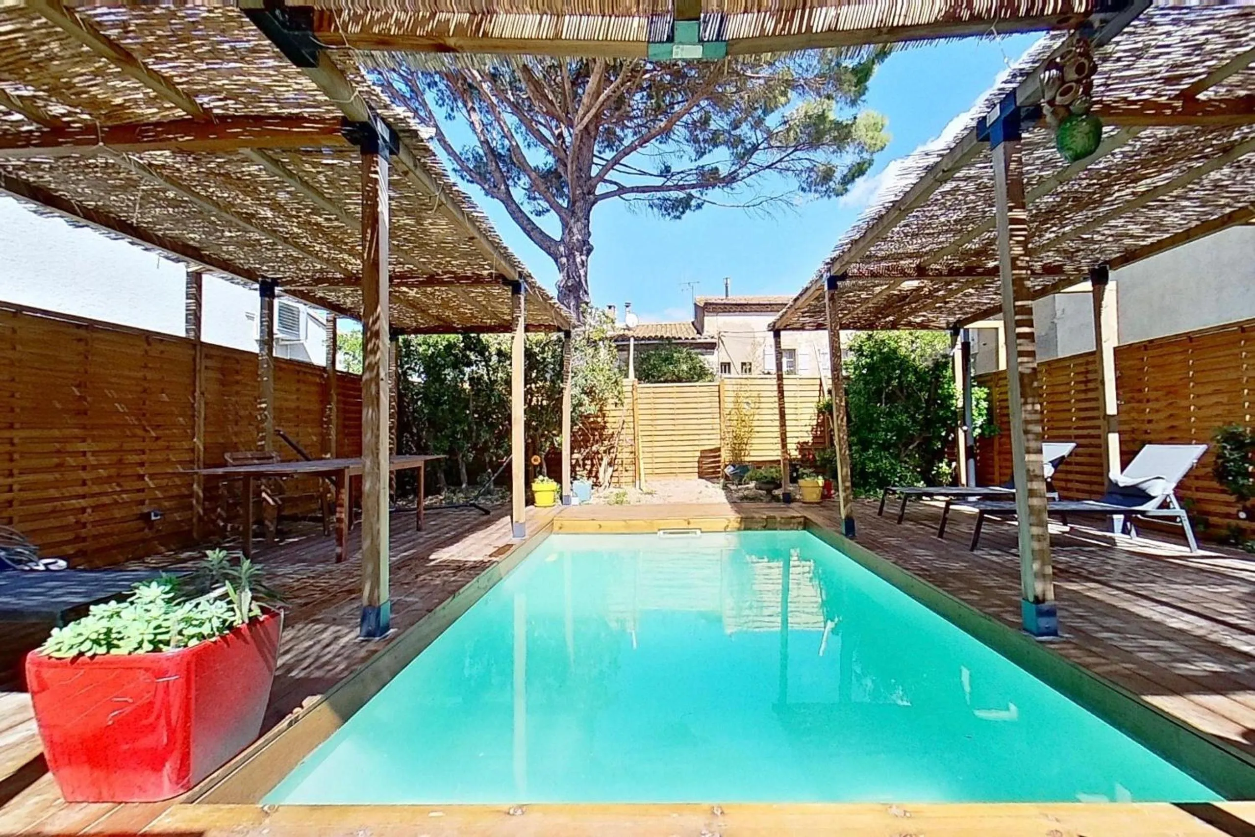 Swimming pool in Les 2 Drôles d'Oiseaux