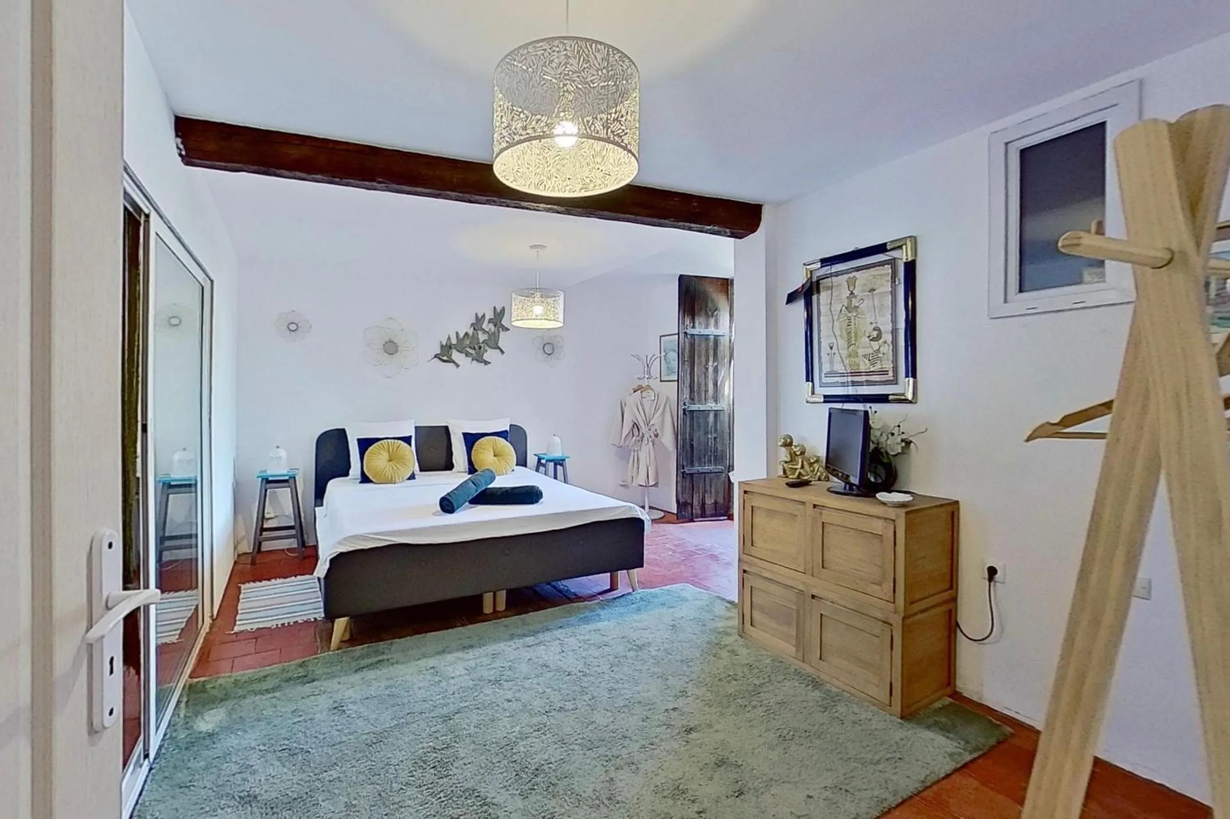 Bed in Les 2 Drôles d'Oiseaux