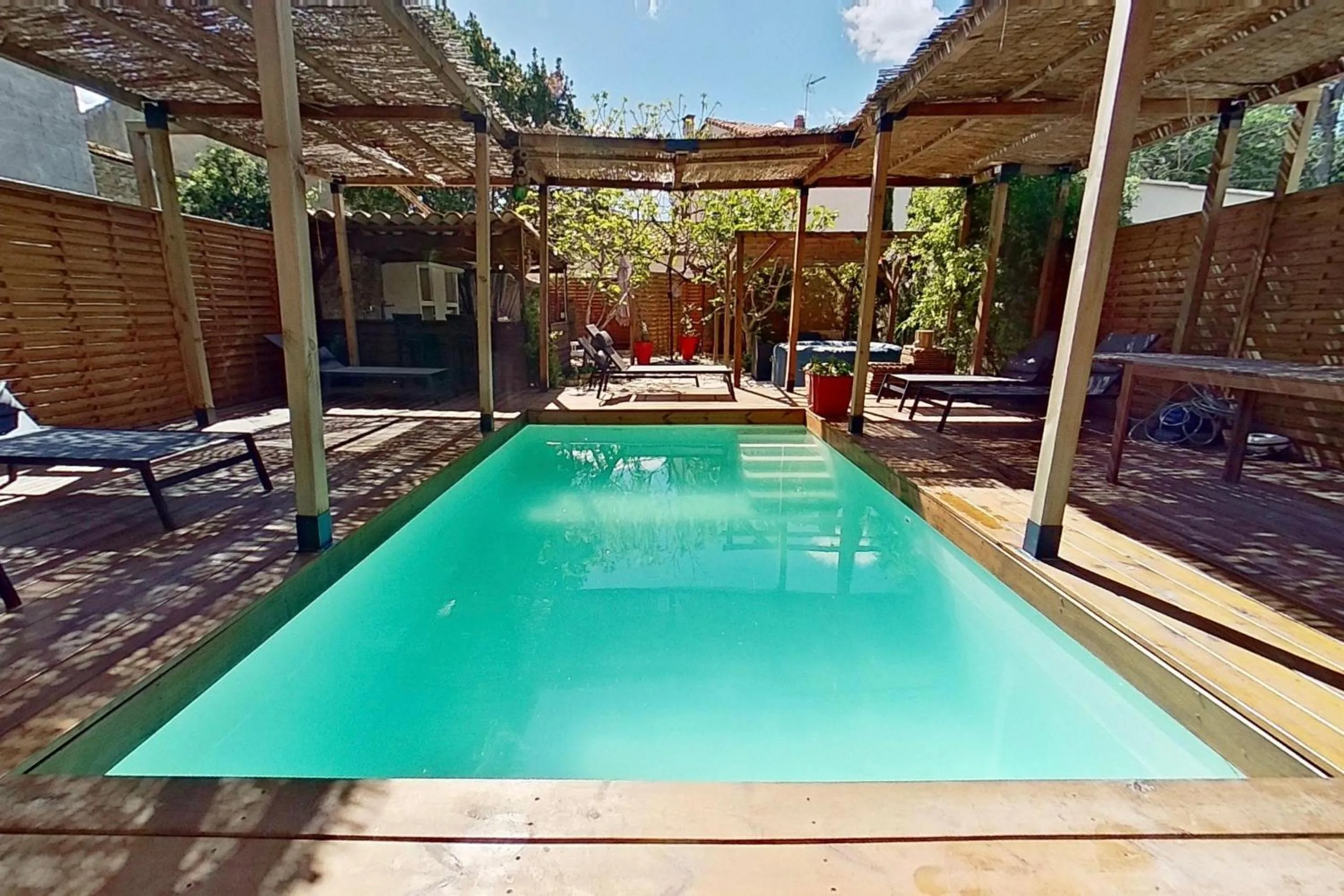 Swimming pool in Les 2 Drôles d'Oiseaux