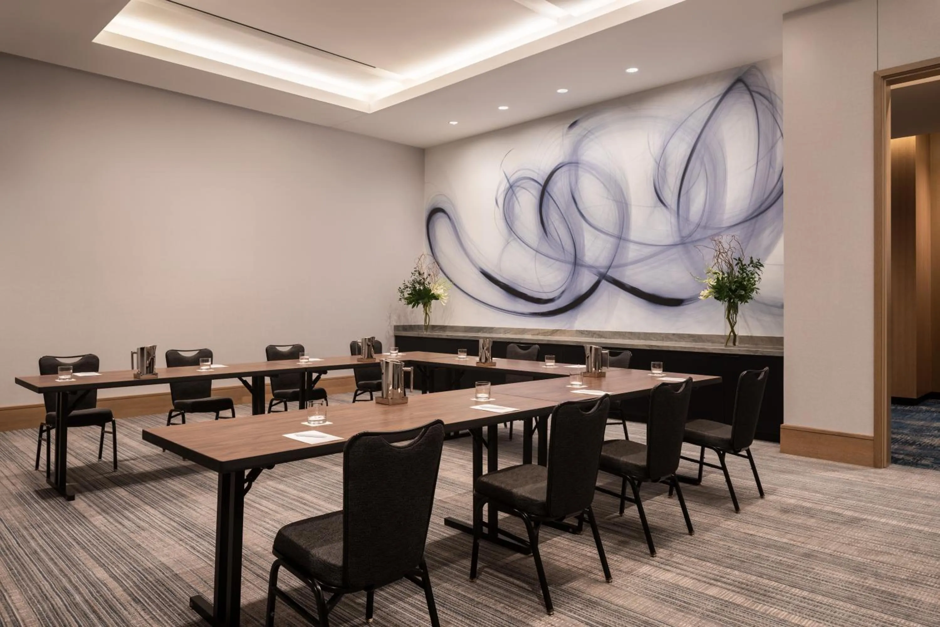 Meeting/conference room in Loews Arlington Hotel