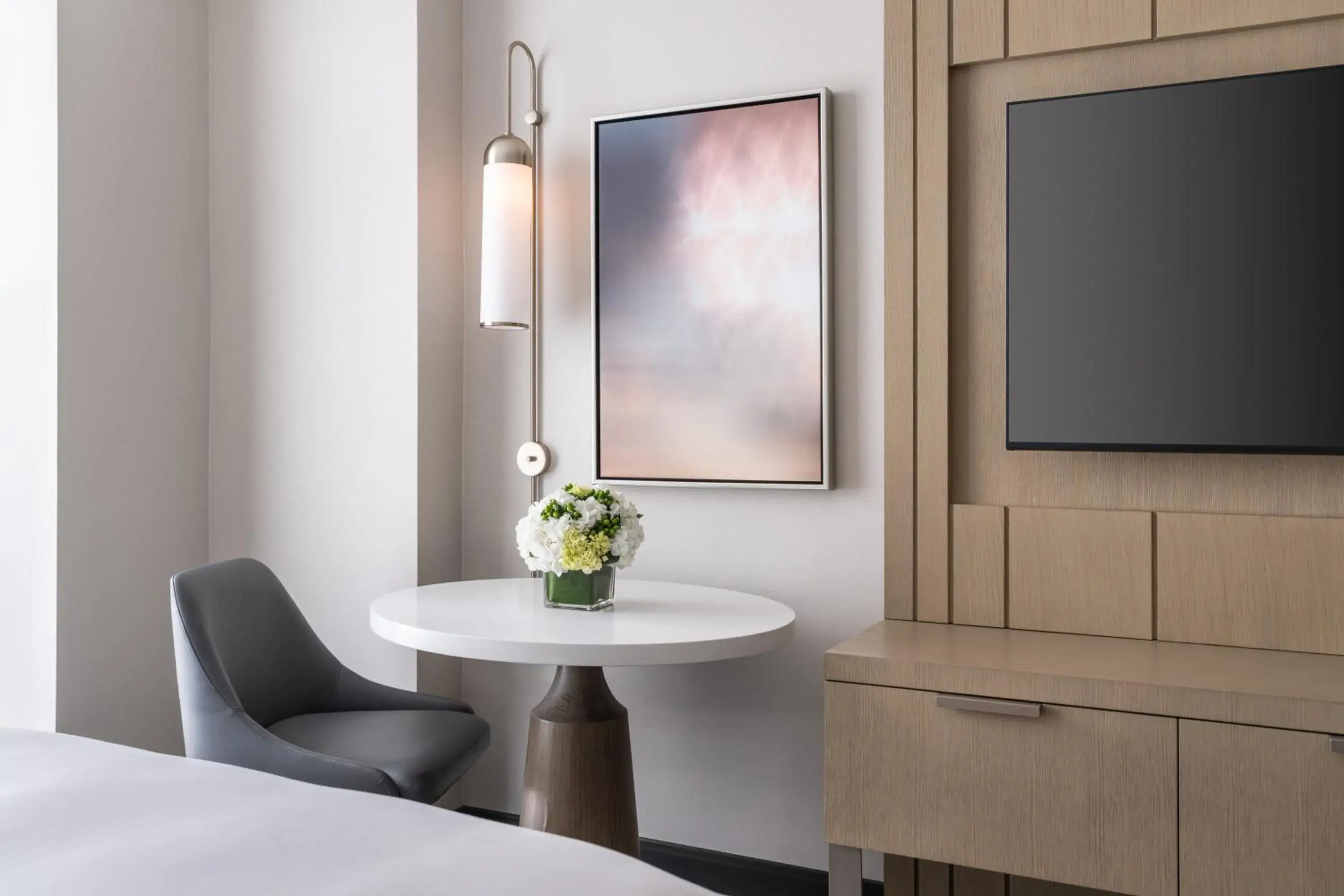 Luxury King Hearing Accessible in Loews Arlington Hotel Luxury King Hearing Accessible in Loews Arlington Hotel