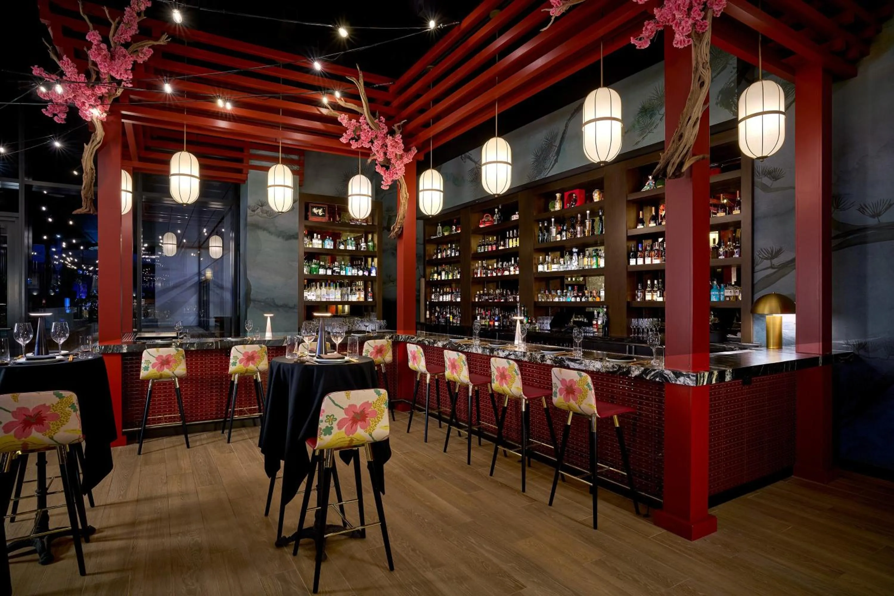 Restaurant/places to eat in Loews Arlington Hotel