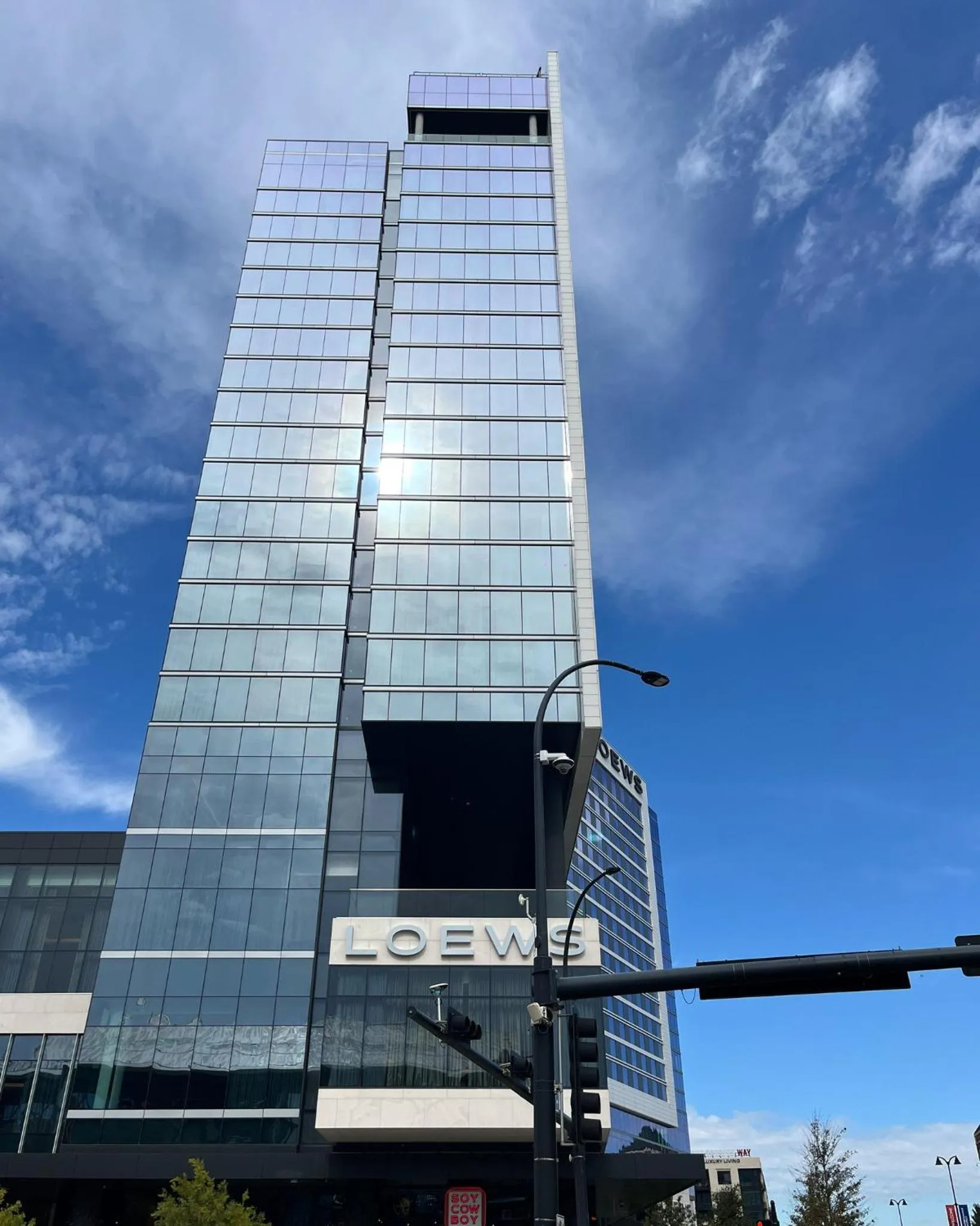 Restaurant/places to eat in Loews Arlington Hotel