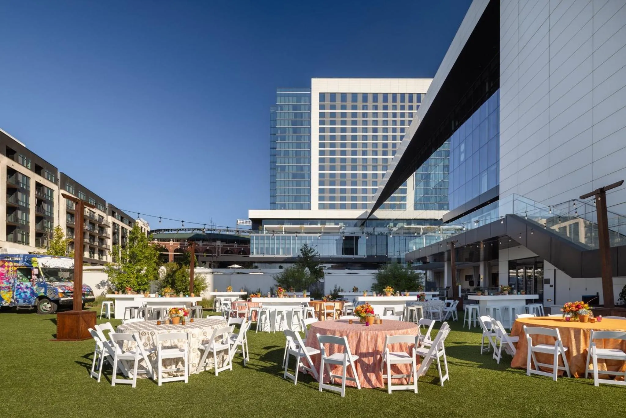 Property building in Loews Arlington Hotel