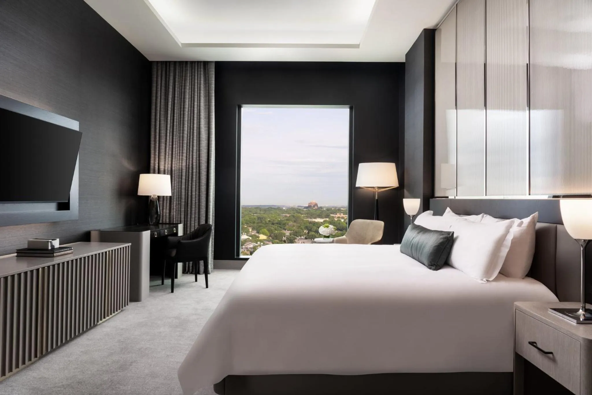 Other, Bed in Loews Arlington Hotel