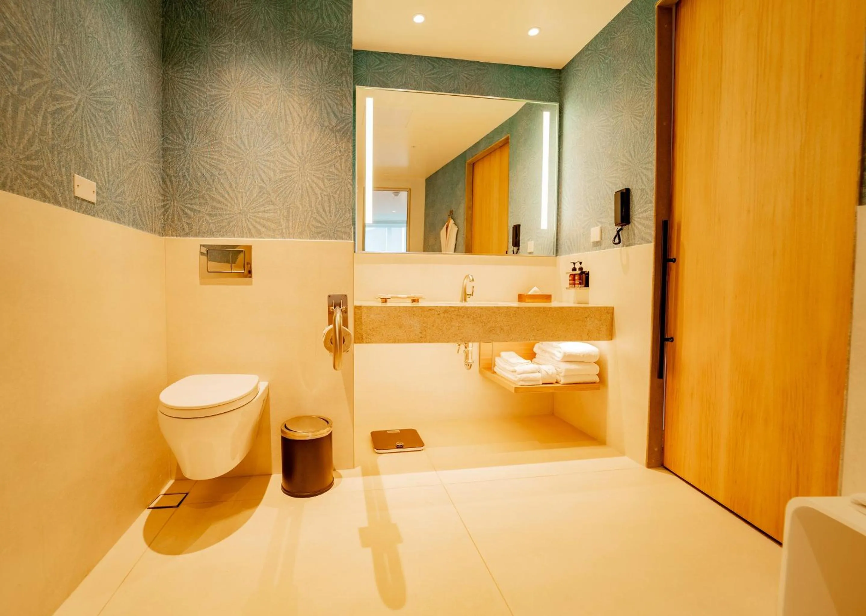 Toilet in GO Quito Hotel