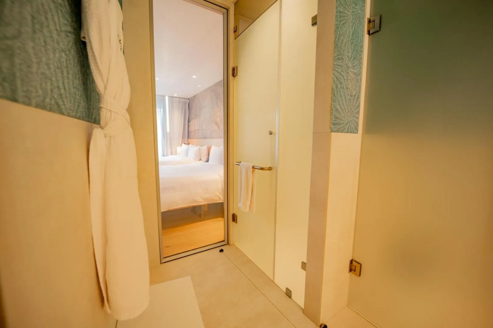 Bedroom, Bed in GO Quito Hotel