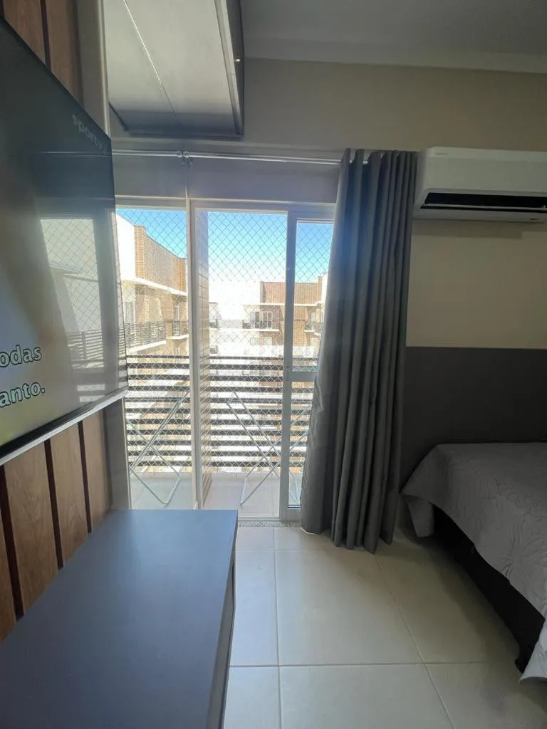 Shower, Bed in Spazzio diRoma Com Parque Acqua Park Diroma Incluso