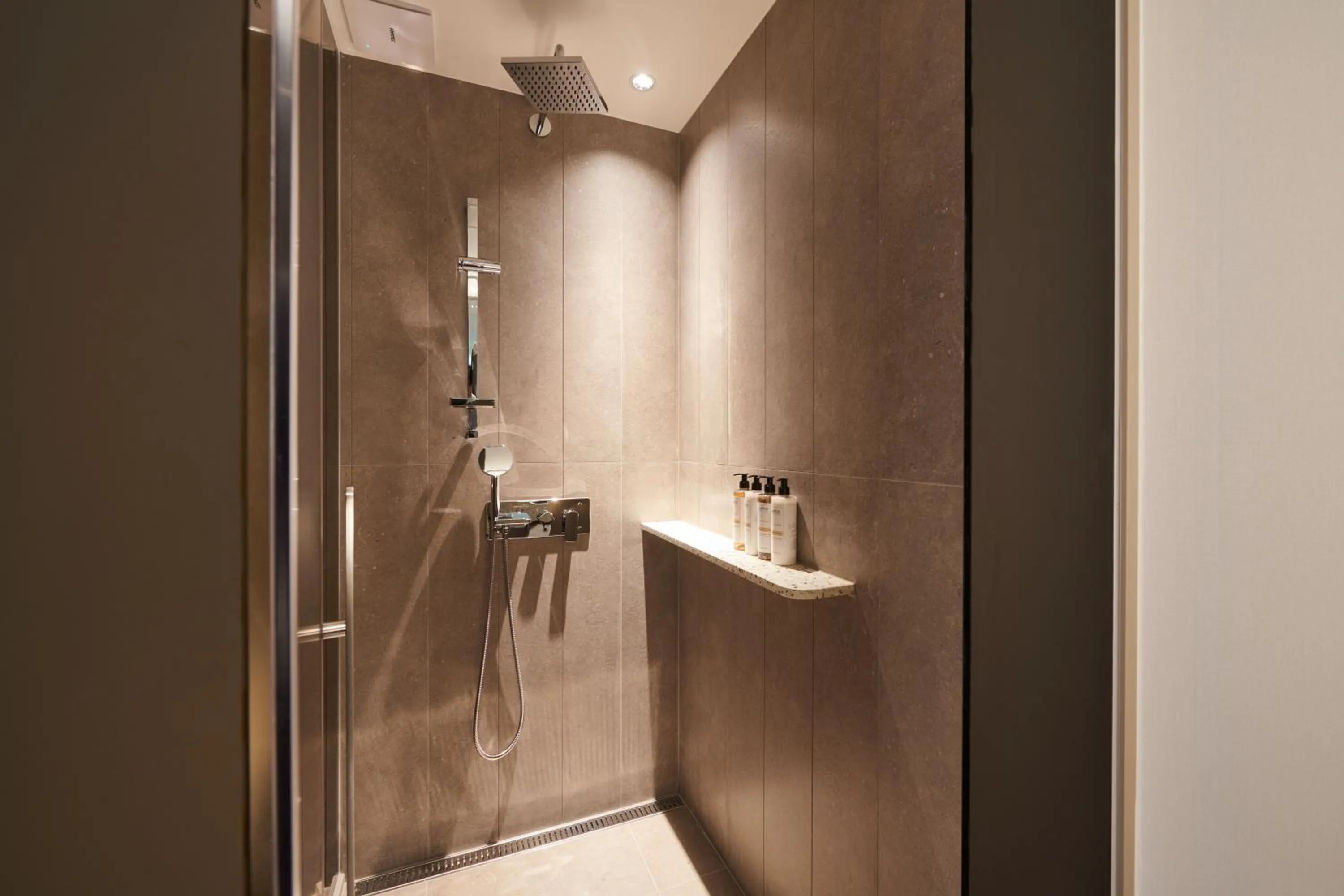 Shower in Nine Tree Premier ROKAUS Hotel Seoul Yongsan