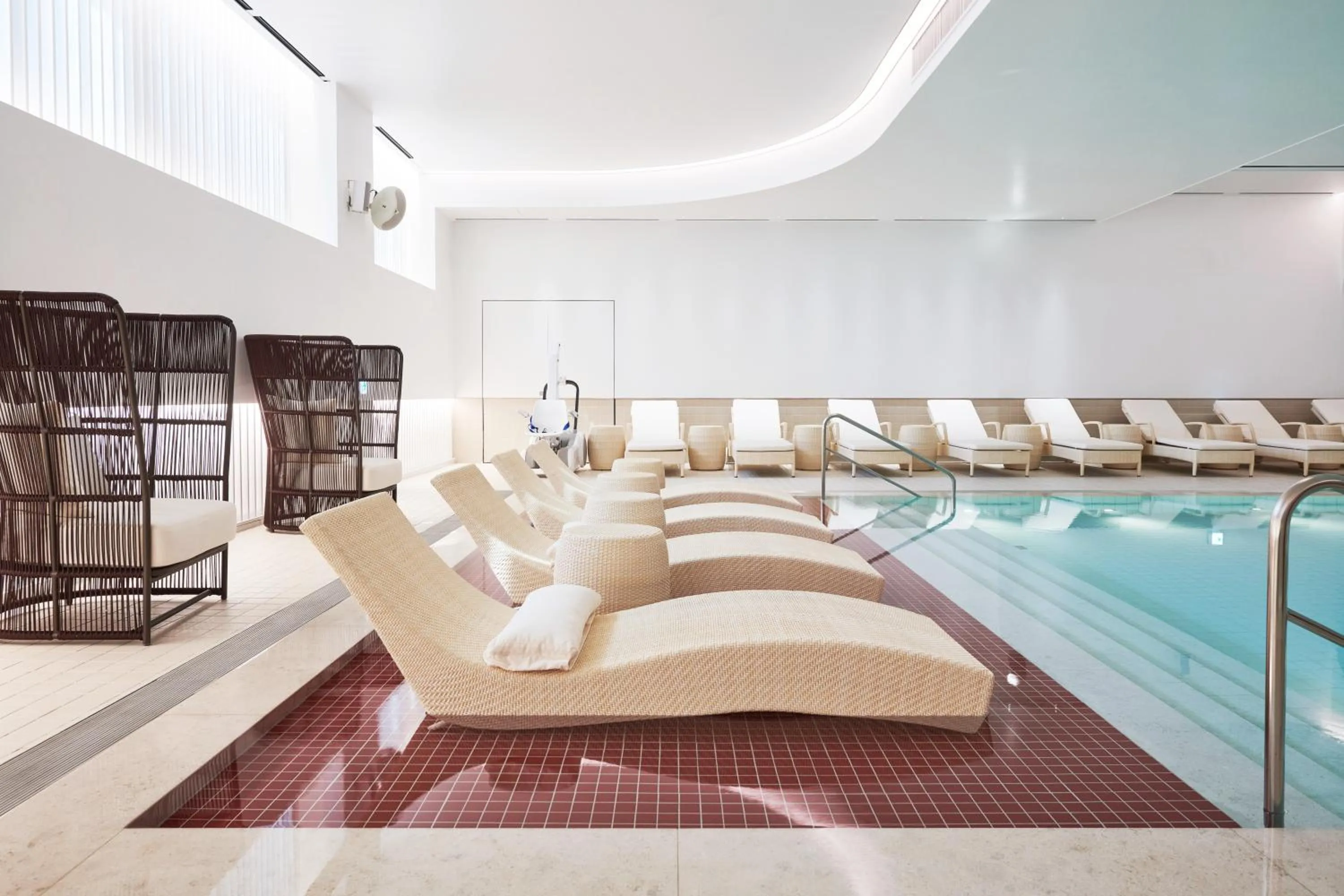 Swimming pool in Nine Tree Premier ROKAUS Hotel Seoul Yongsan