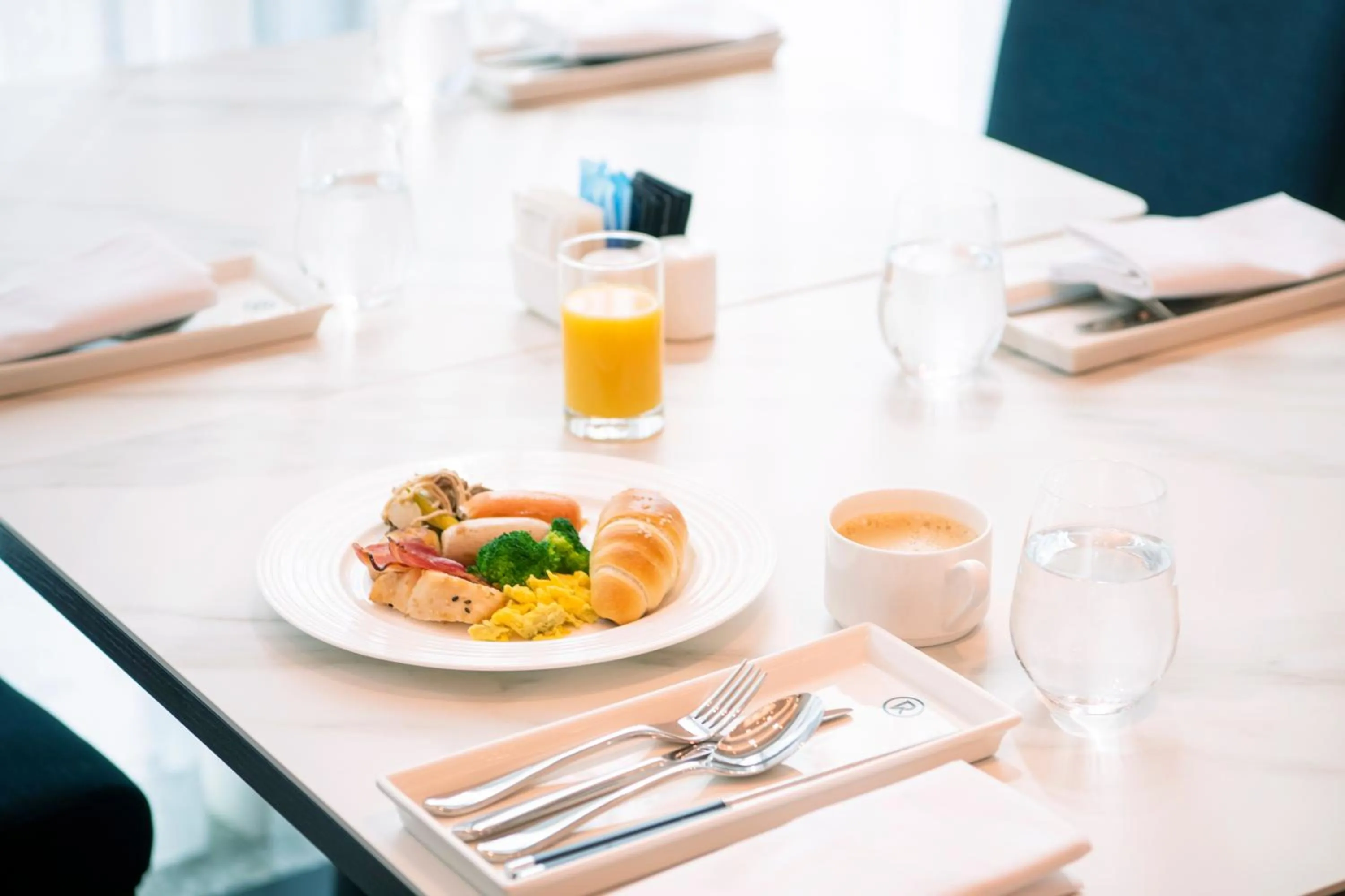 Restaurant/places to eat in Nine Tree Premier ROKAUS Hotel Seoul Yongsan