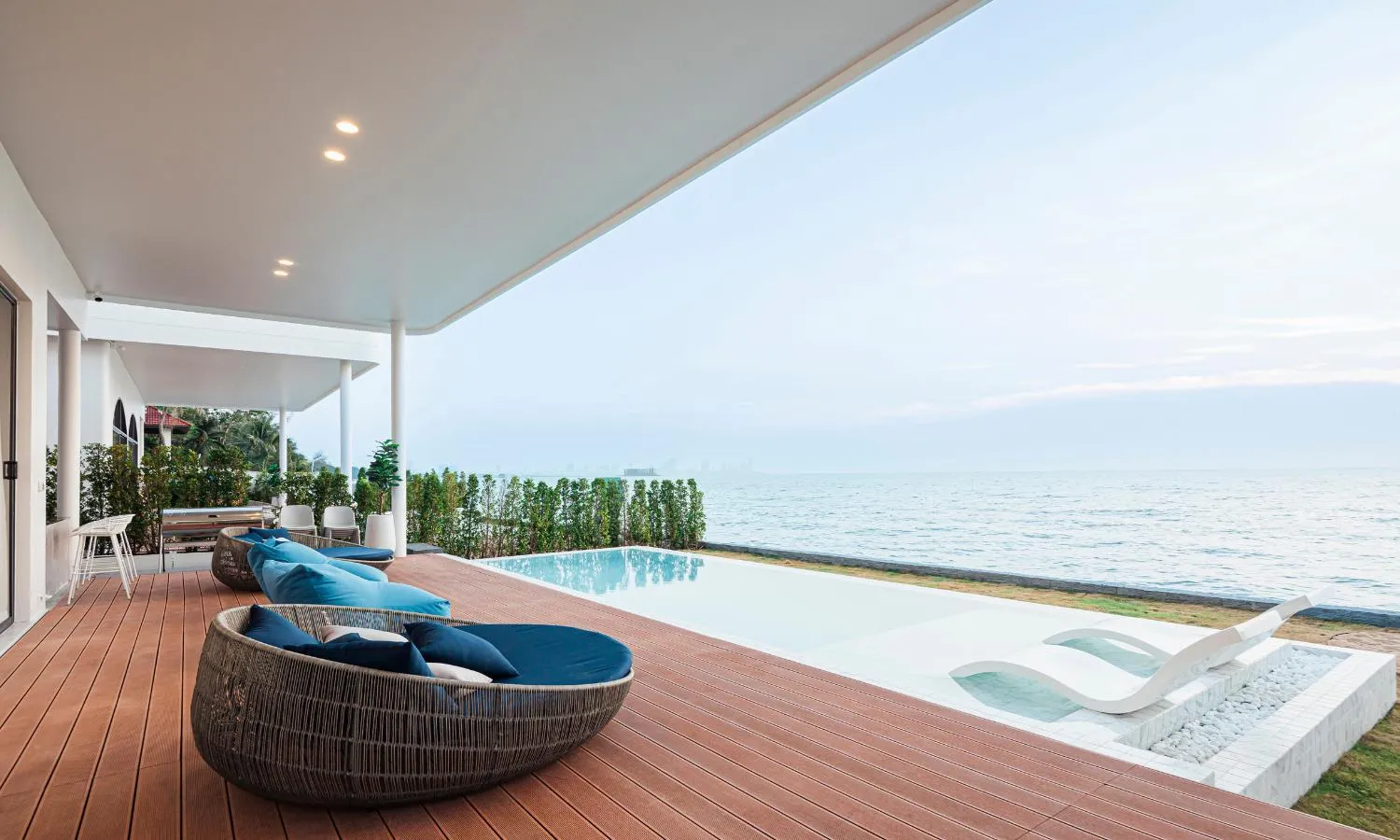 Patio in Sea Season Pool Villa Pattaya