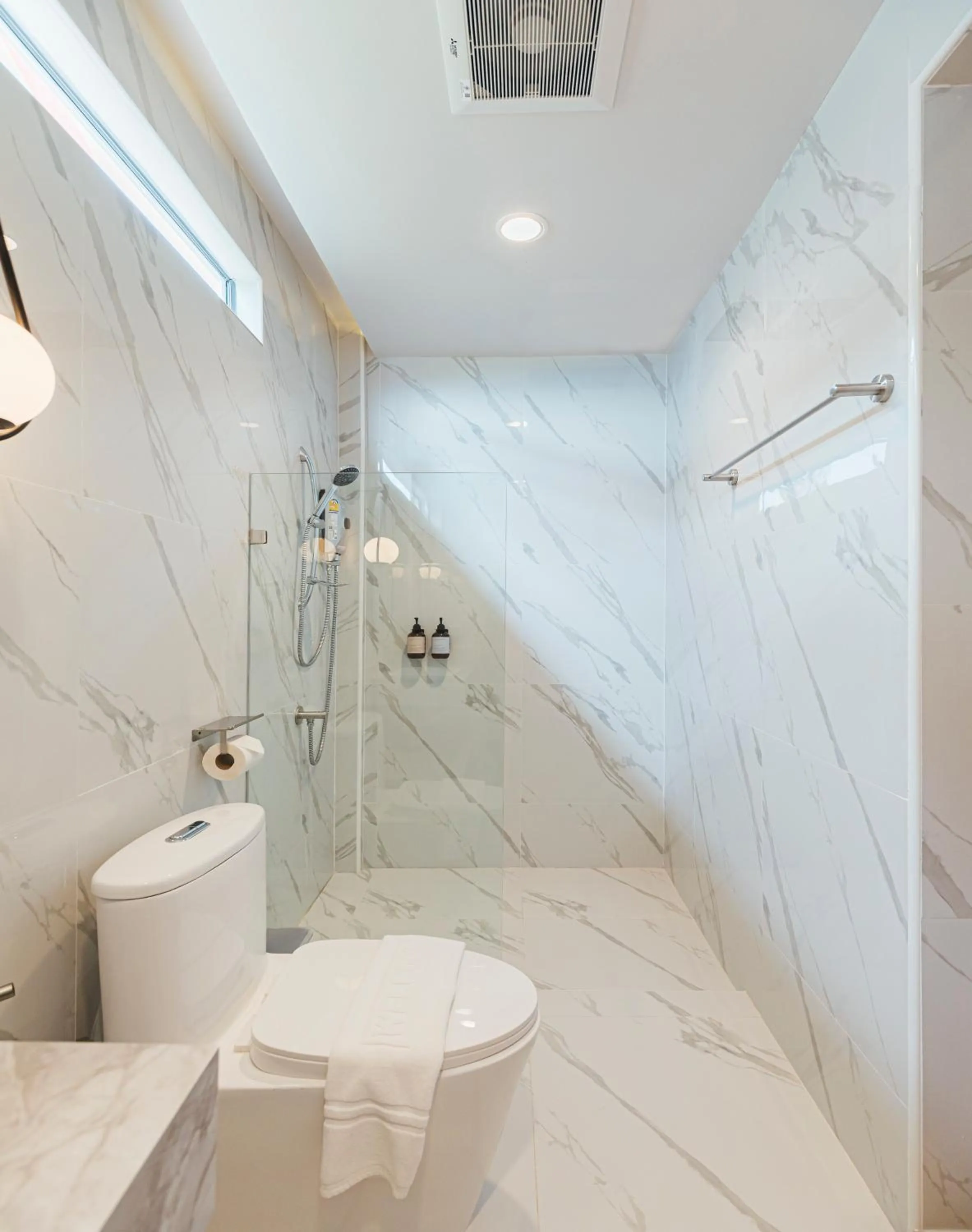 Shower in Sea Season Pool Villa Pattaya