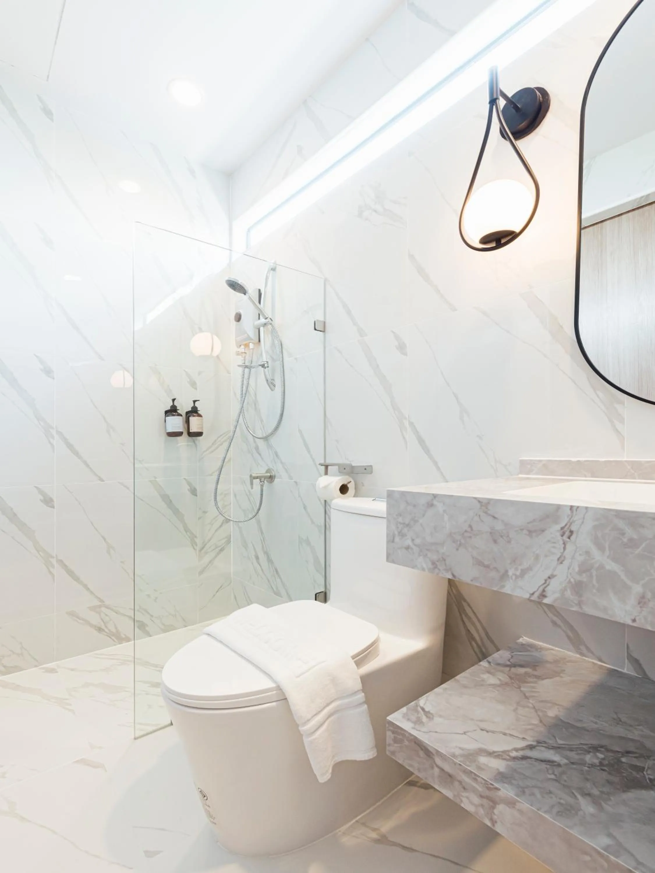 Shower in Sea Season Pool Villa Pattaya