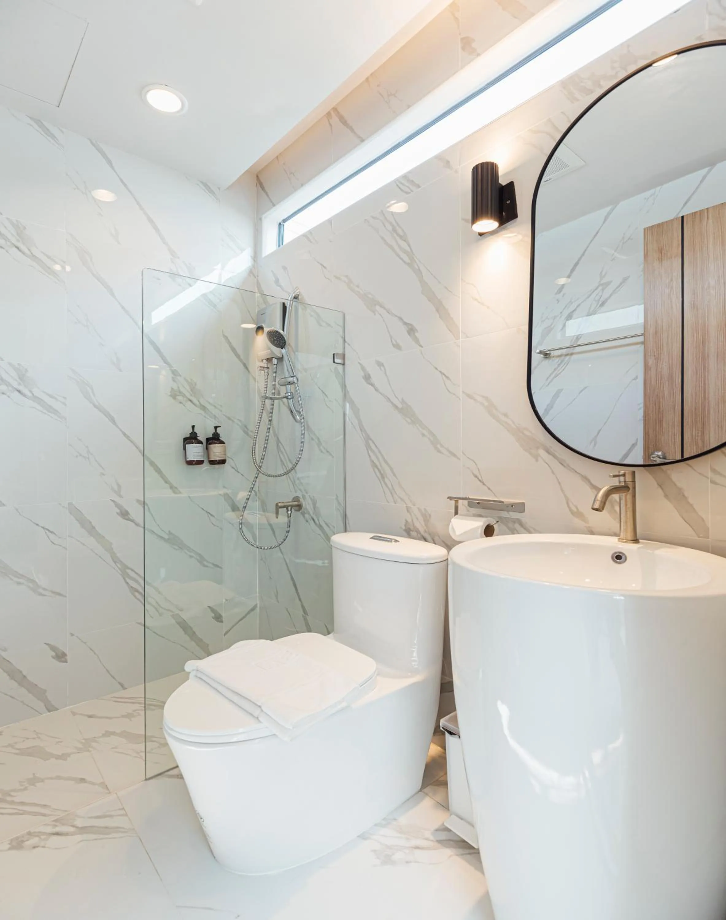 Shower in Sea Season Pool Villa Pattaya